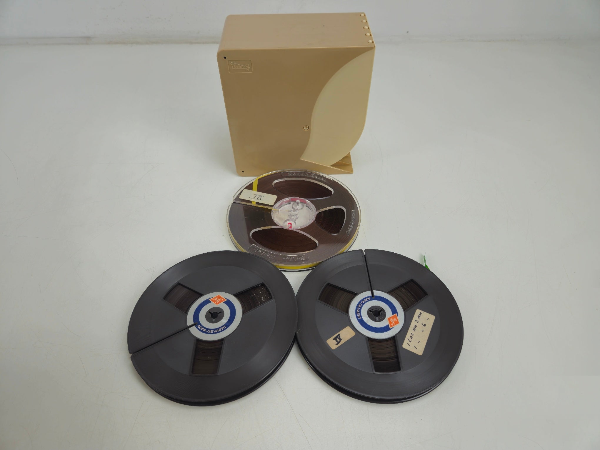 Schneider -  Archive box