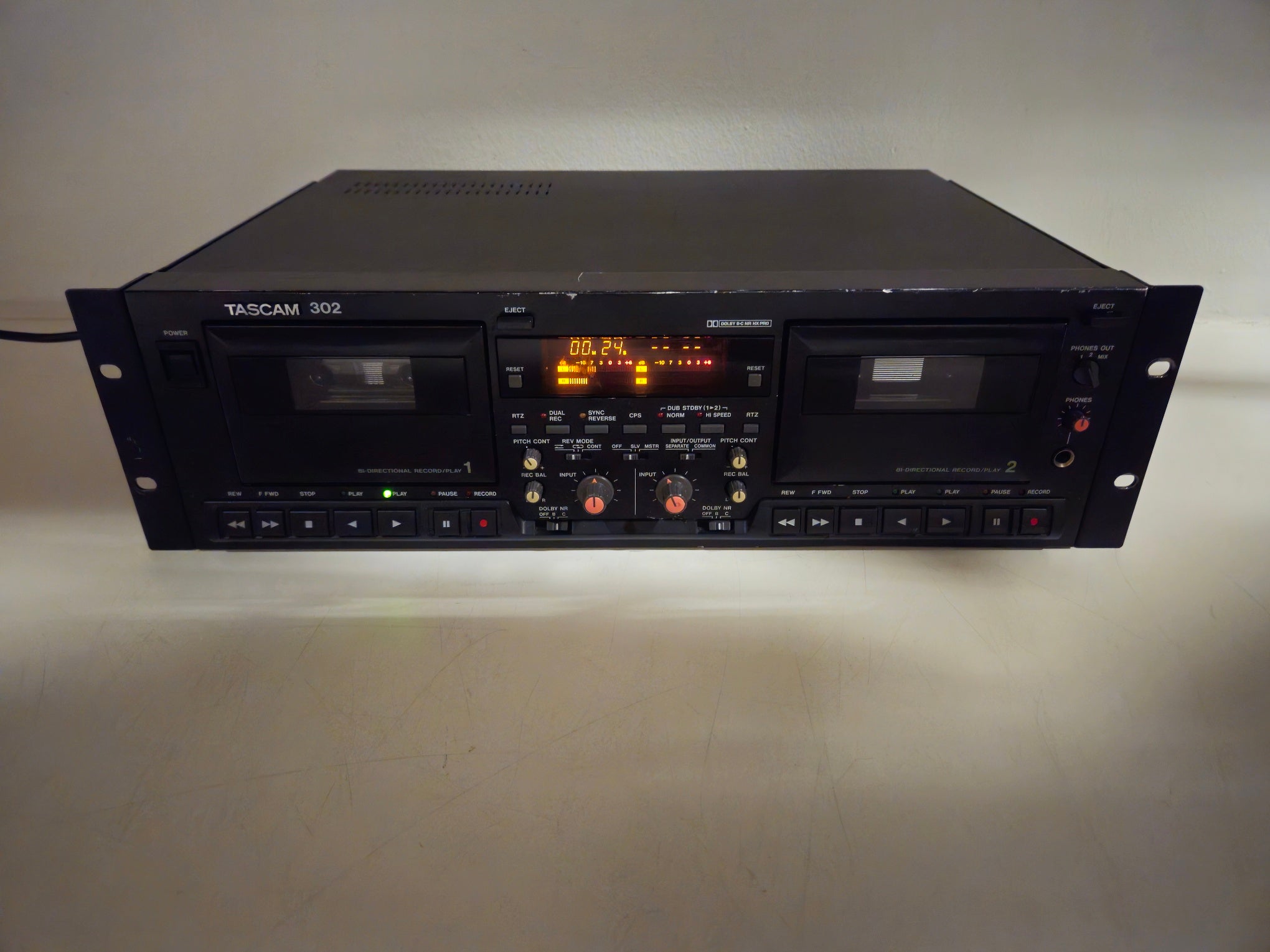 Tascam - 302 - Double Cassette Deck - New belts - 19'' fame