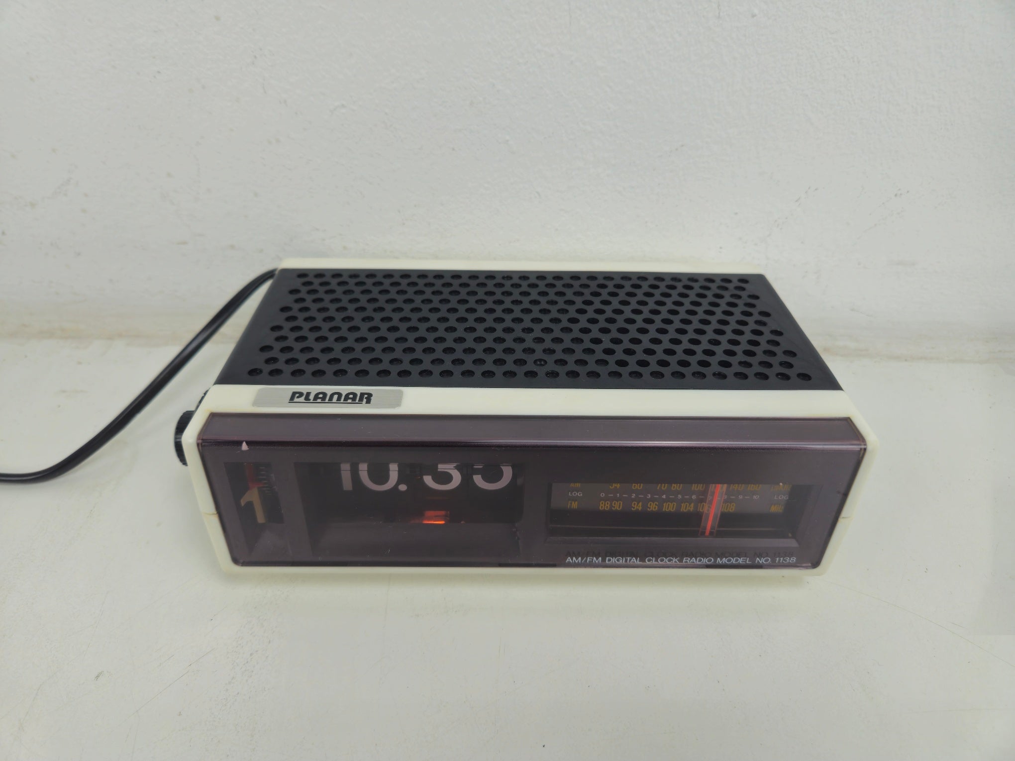 Planar - Model 1138 - AM/FM Digital Clock Radio - In Box