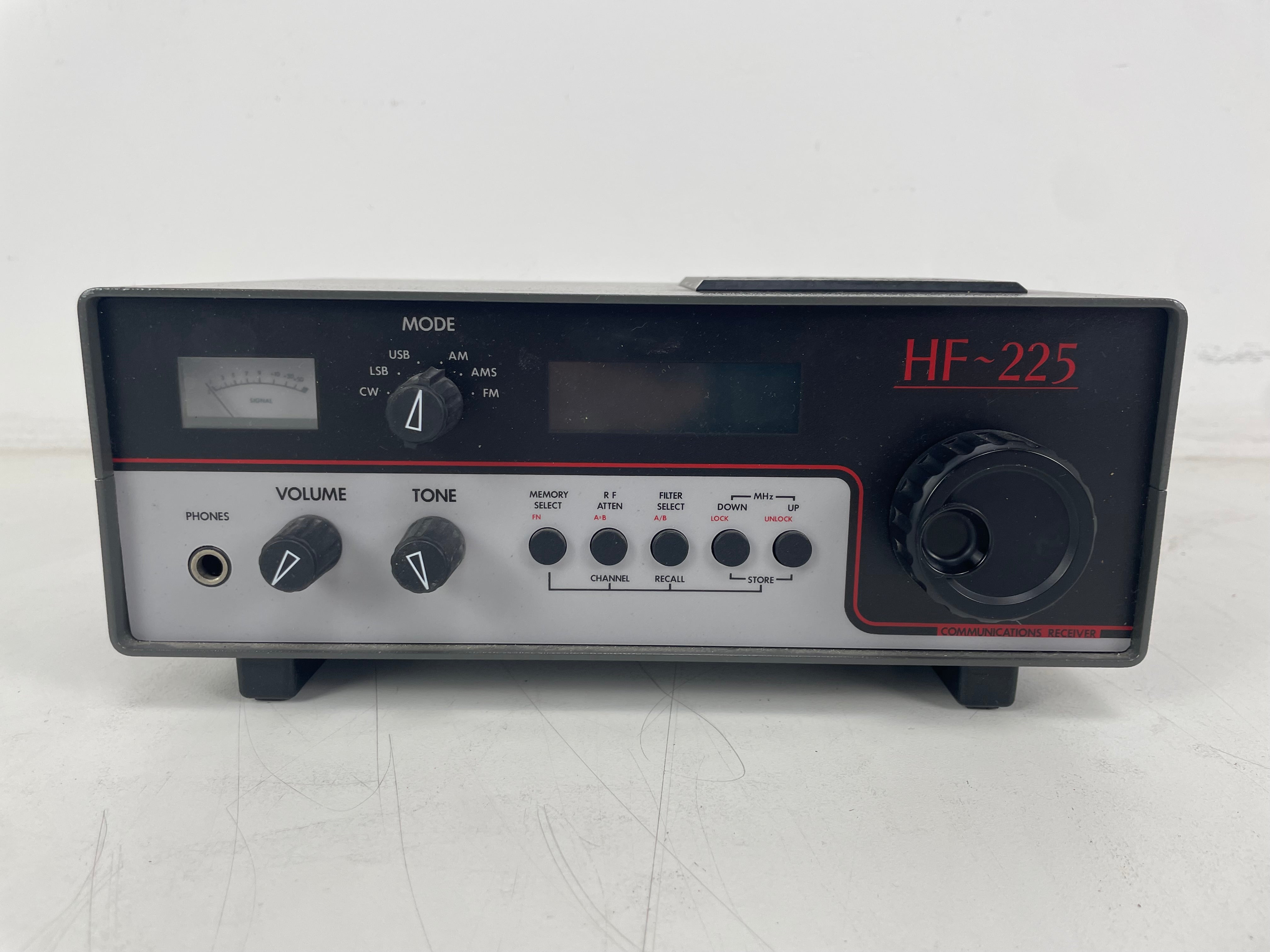 Lowe - HF-225 - HF receiver - 0.03-30 MHz - Inc. Case-bag - As Is