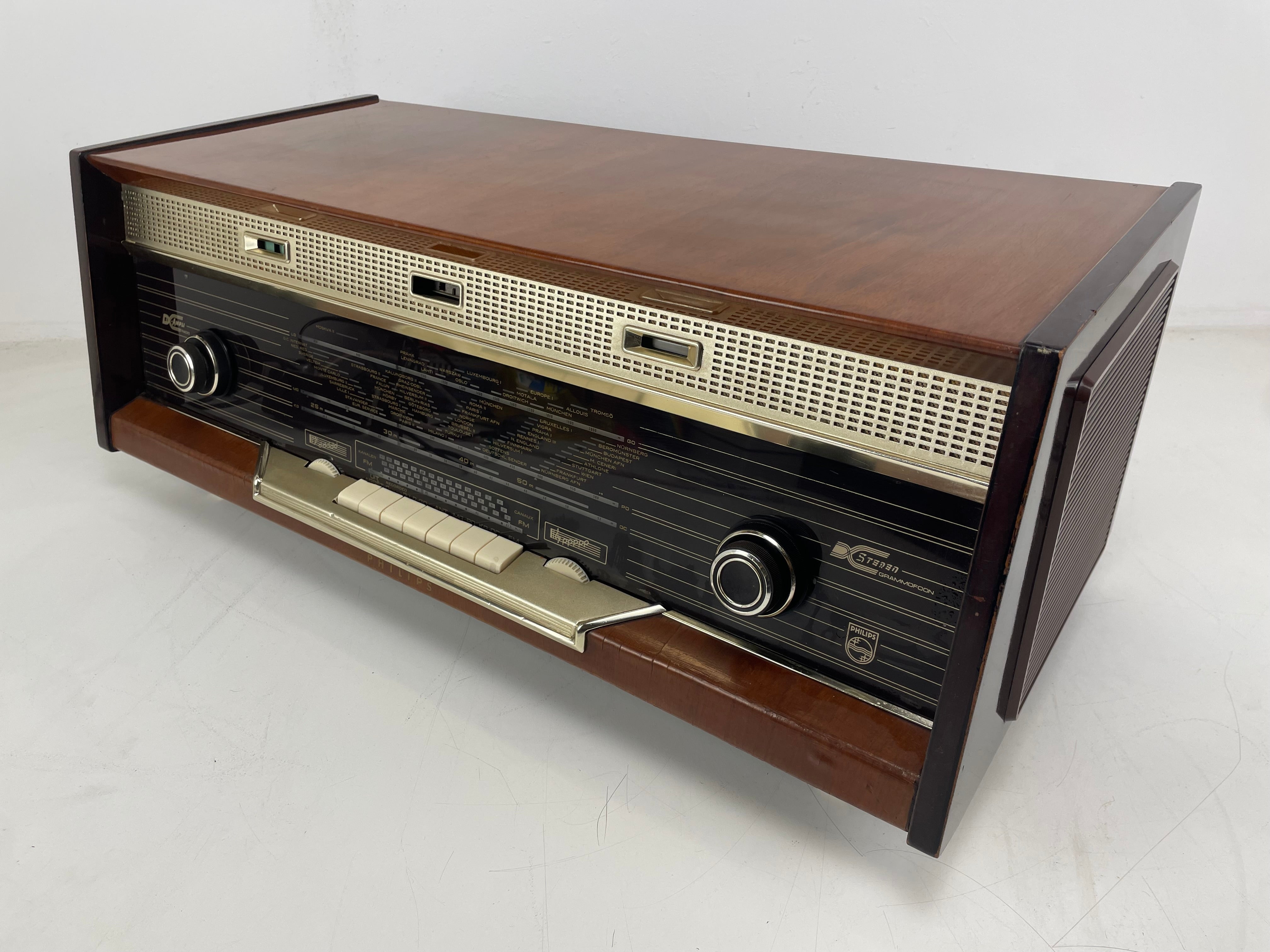 Philips - B7X94A - Tube Radio - Bi-Ampli - Serviced (Cleaned/Tubes Replaced)