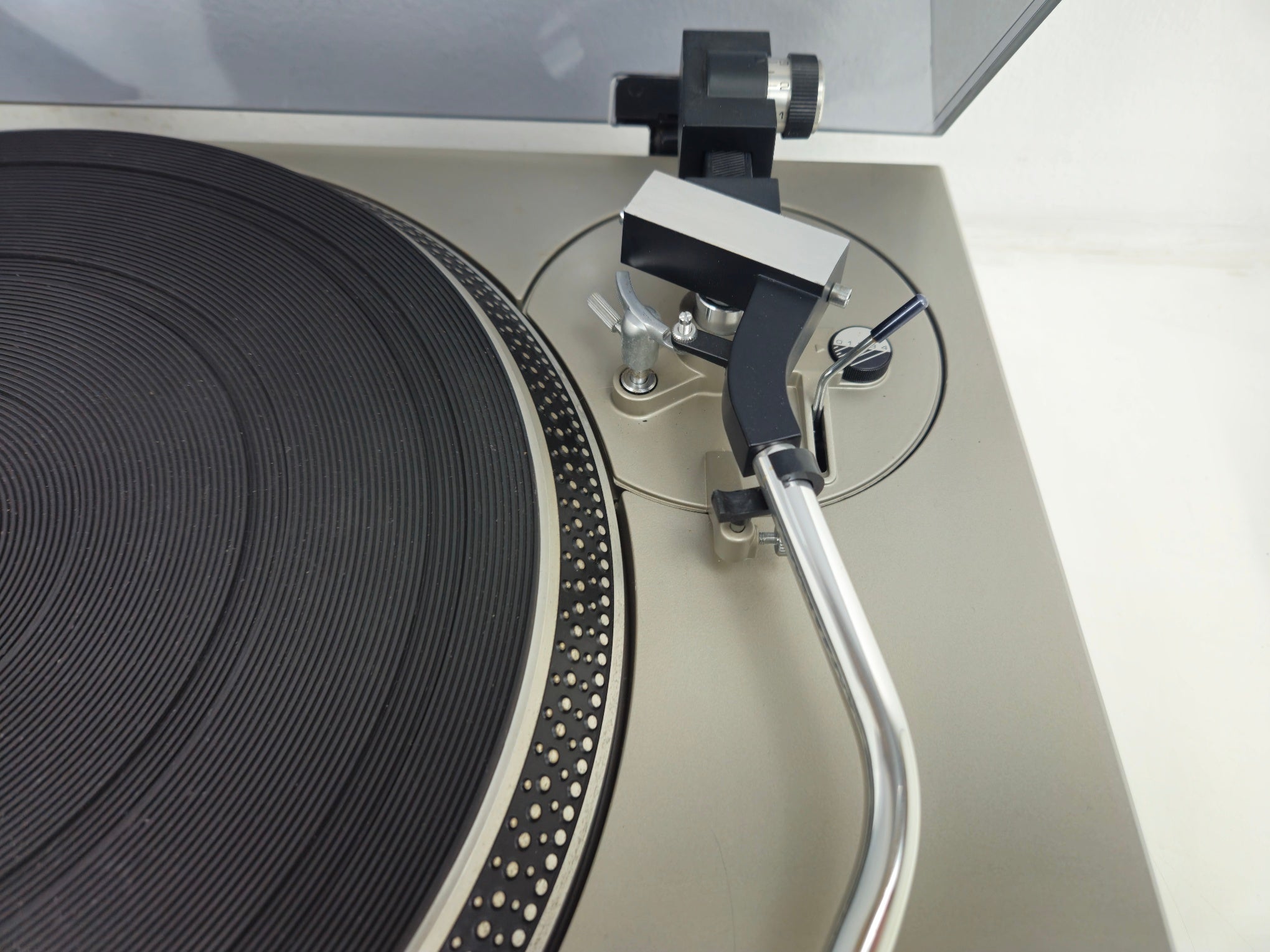 Technics - SL1200 MK1 - Direct-Drive Turntable - Dustcover - Shure SDS3 Cartridge