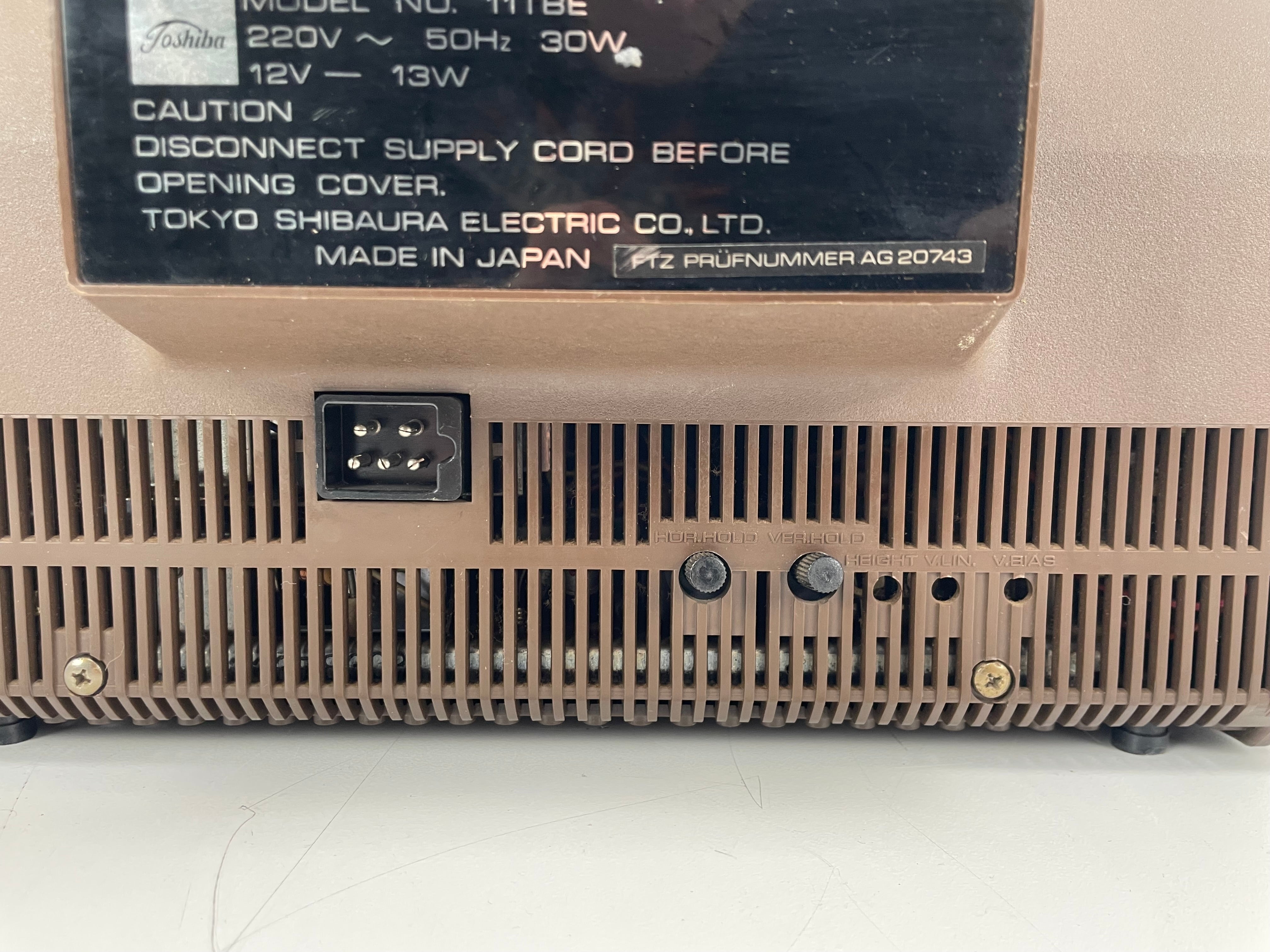 Toshiba - 11TBE - RF TV - W/ Anthena and Powercable