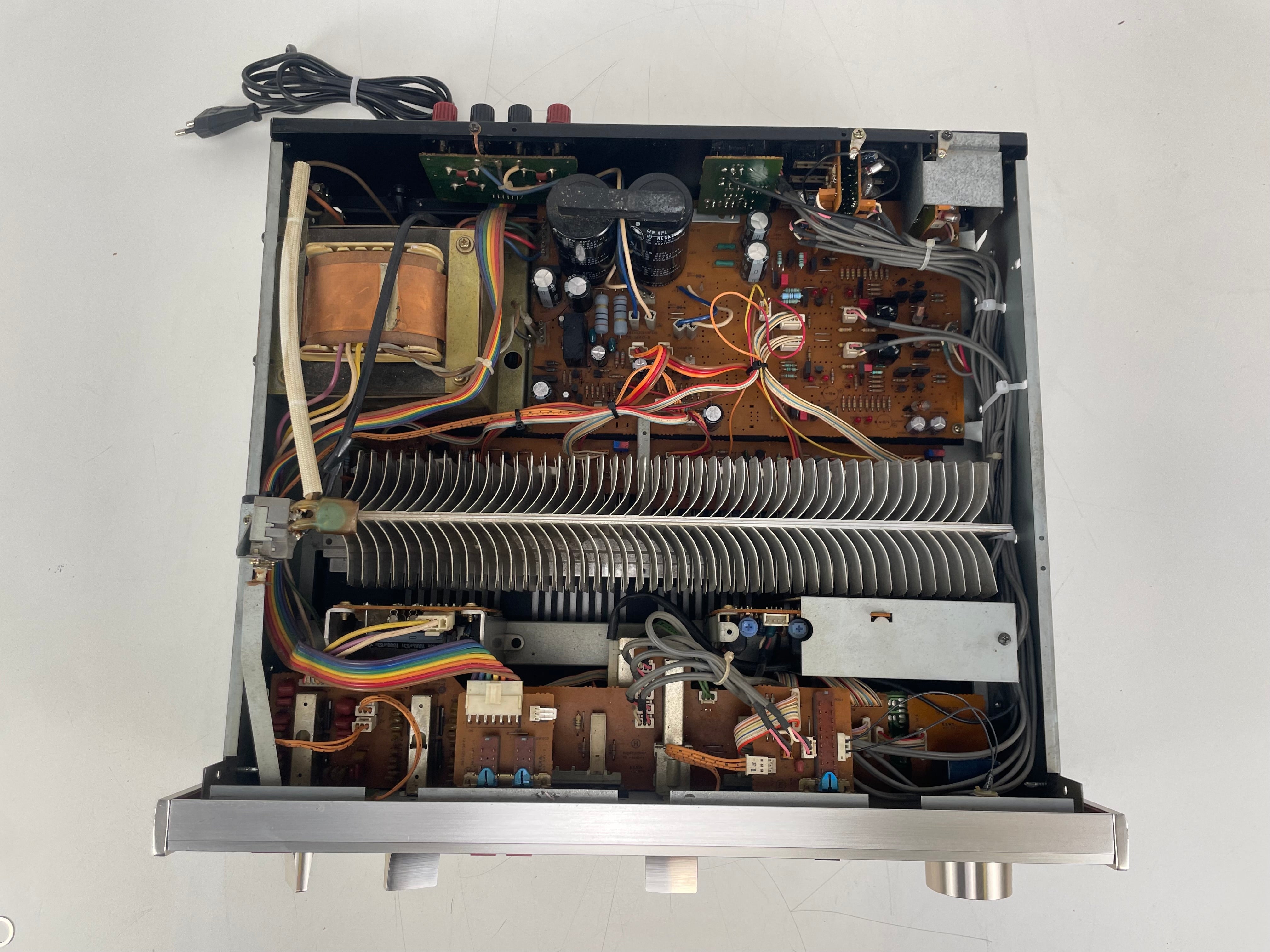 Luxman - L-525 - Integrated Stereo Amplifier - Fully Serviced
