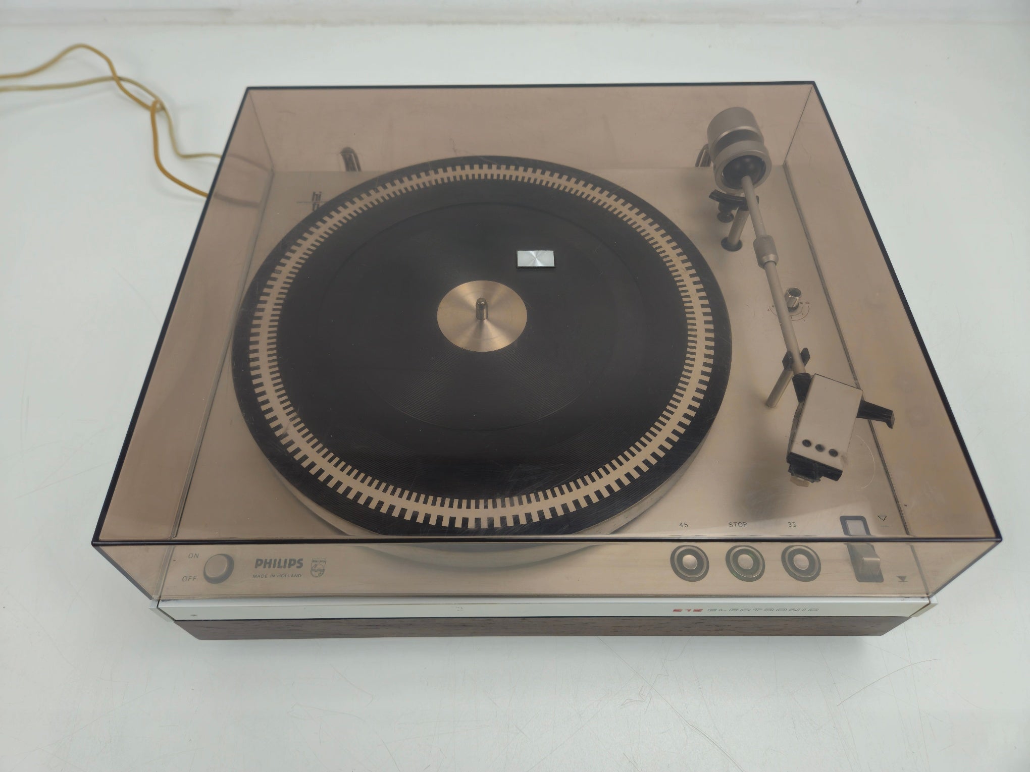 Philips 212 - Electronic Sprung Chassis Belt-Drive Turntable - New Belt