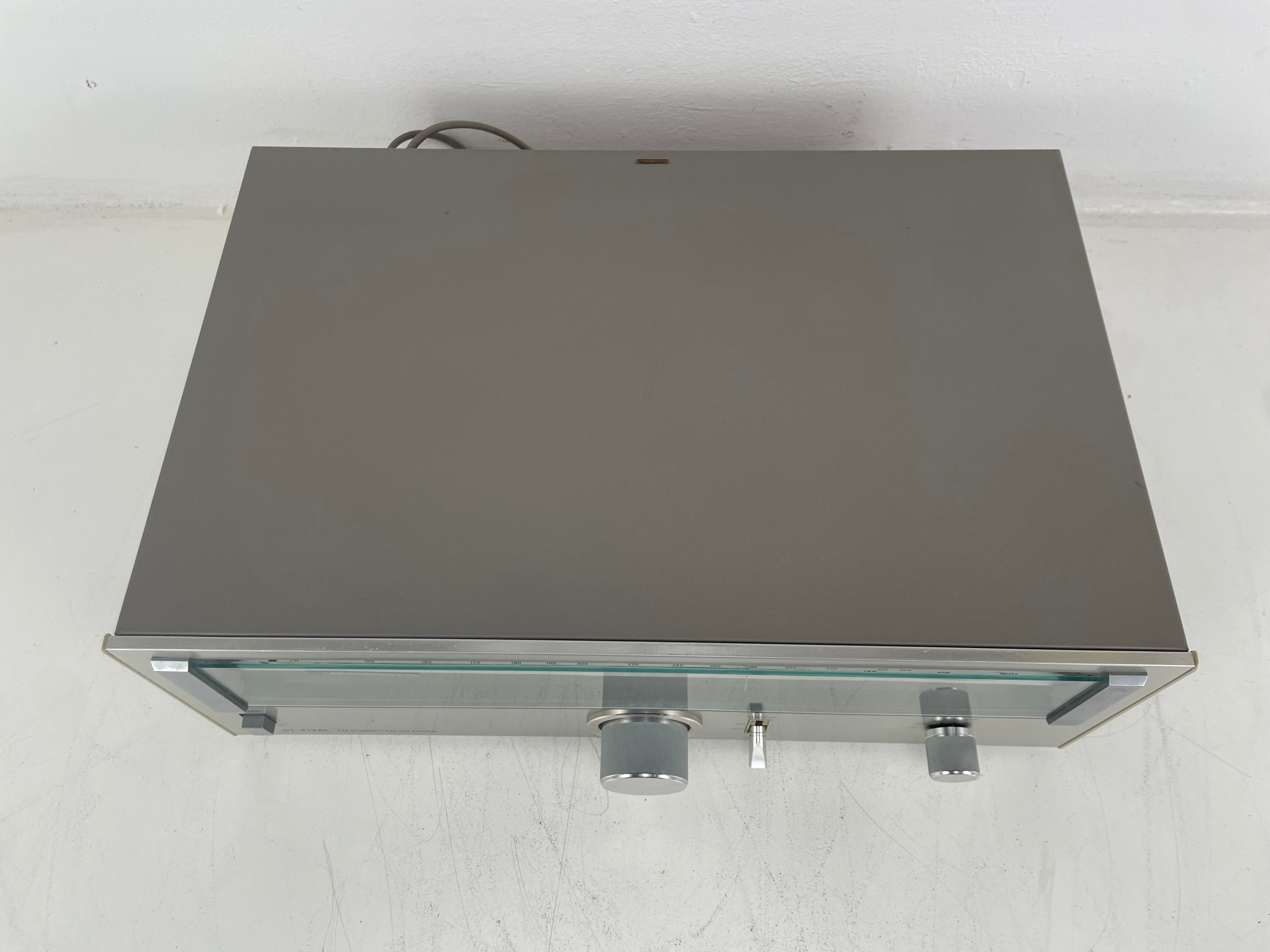 Sony - ST-212AL - FM Stereo/FM-AM Tuner