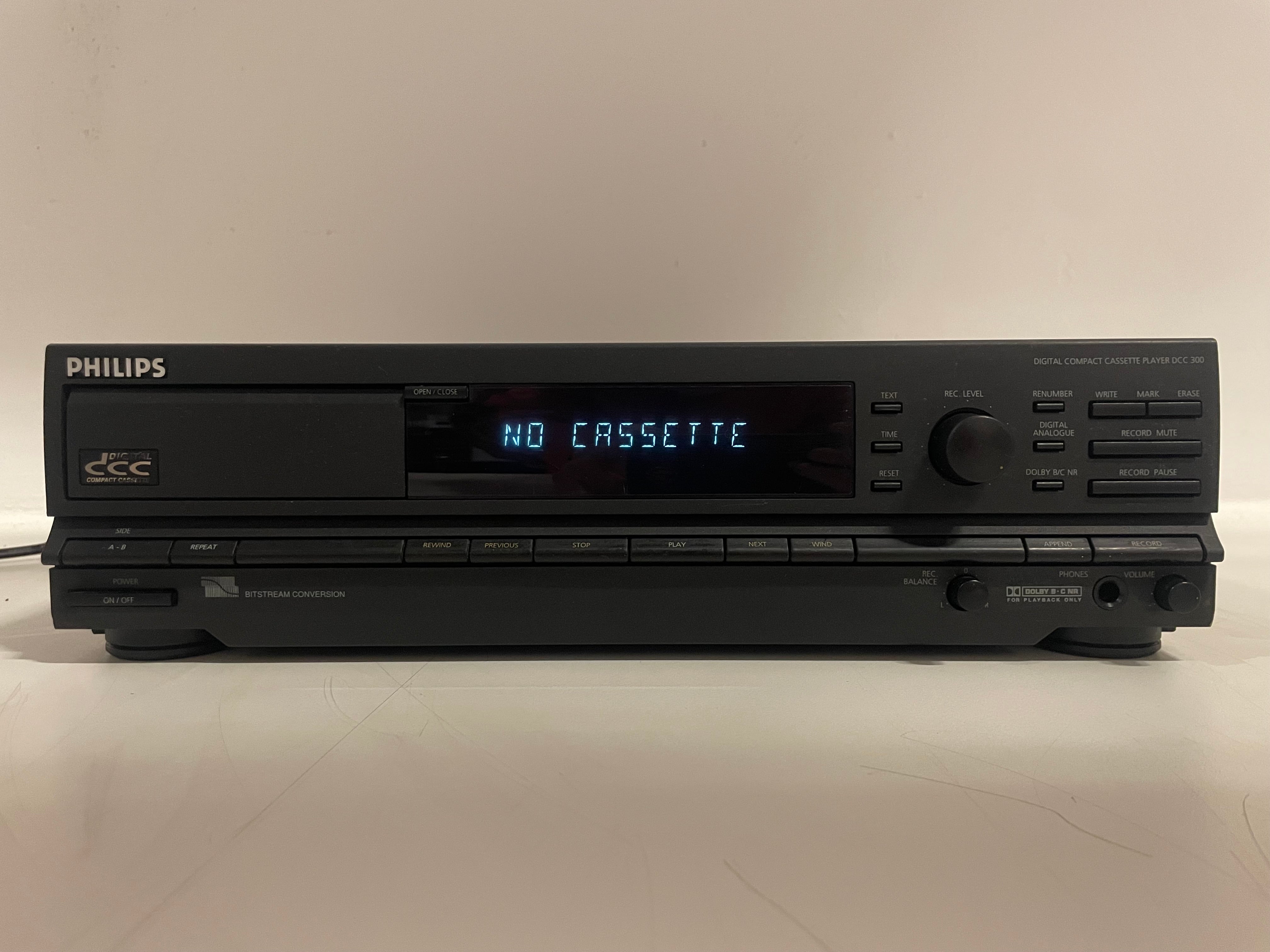 Philips - 70DCC 300/00 - Digital Compact Cassette Player - Inc. Remote