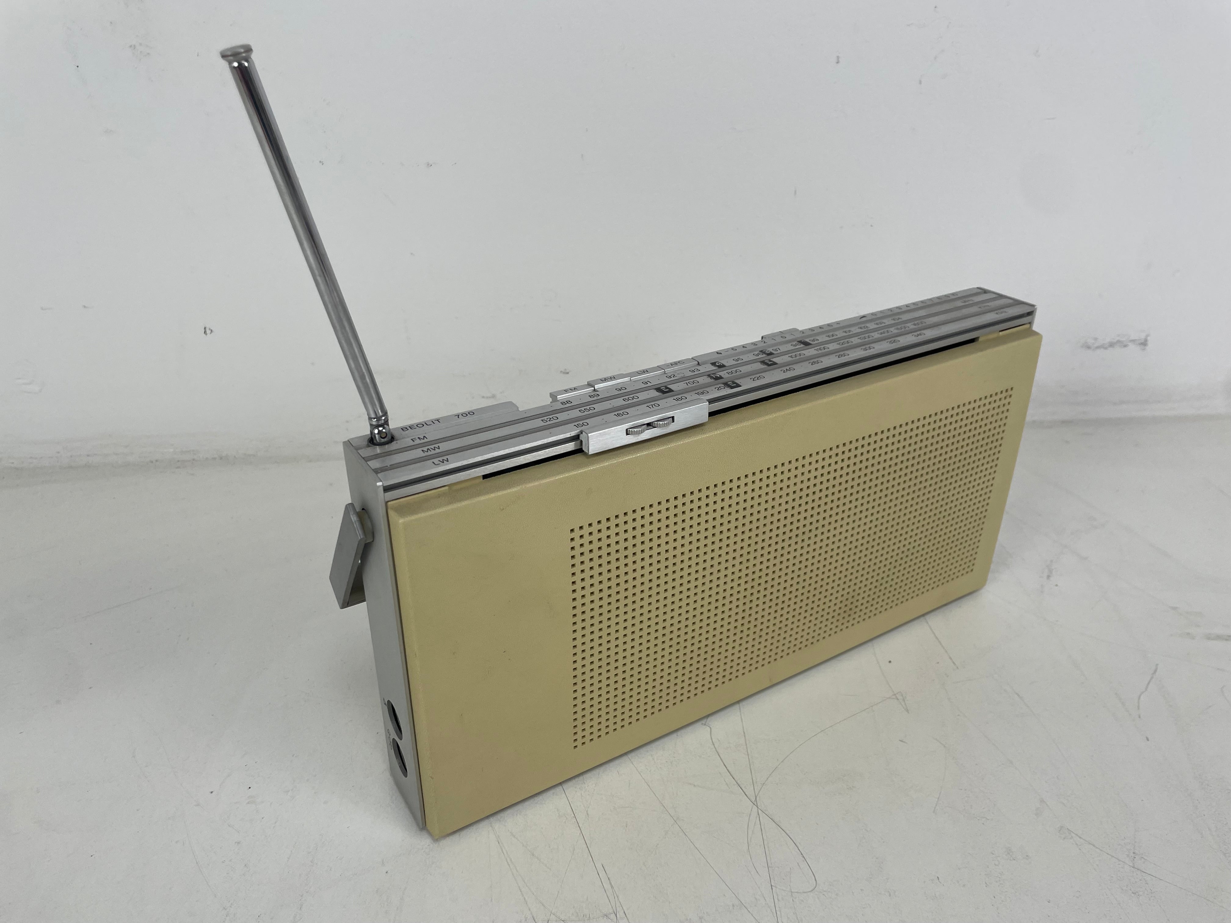 Bang & Olufsen - Beolit 700 - Portable Radio