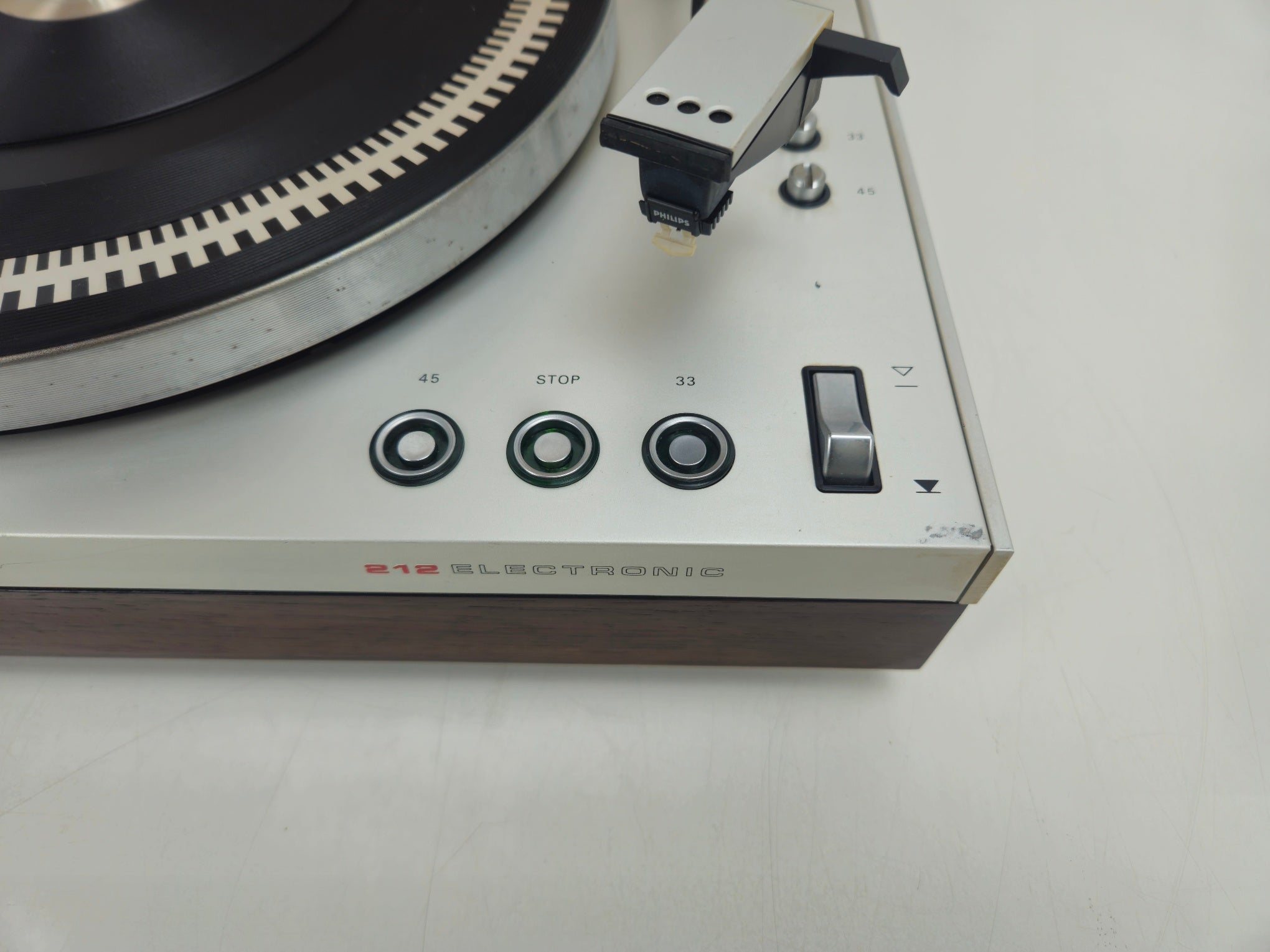 Philips 212 - Electronic Sprung Chassis Belt-Drive Turntable - New Belt