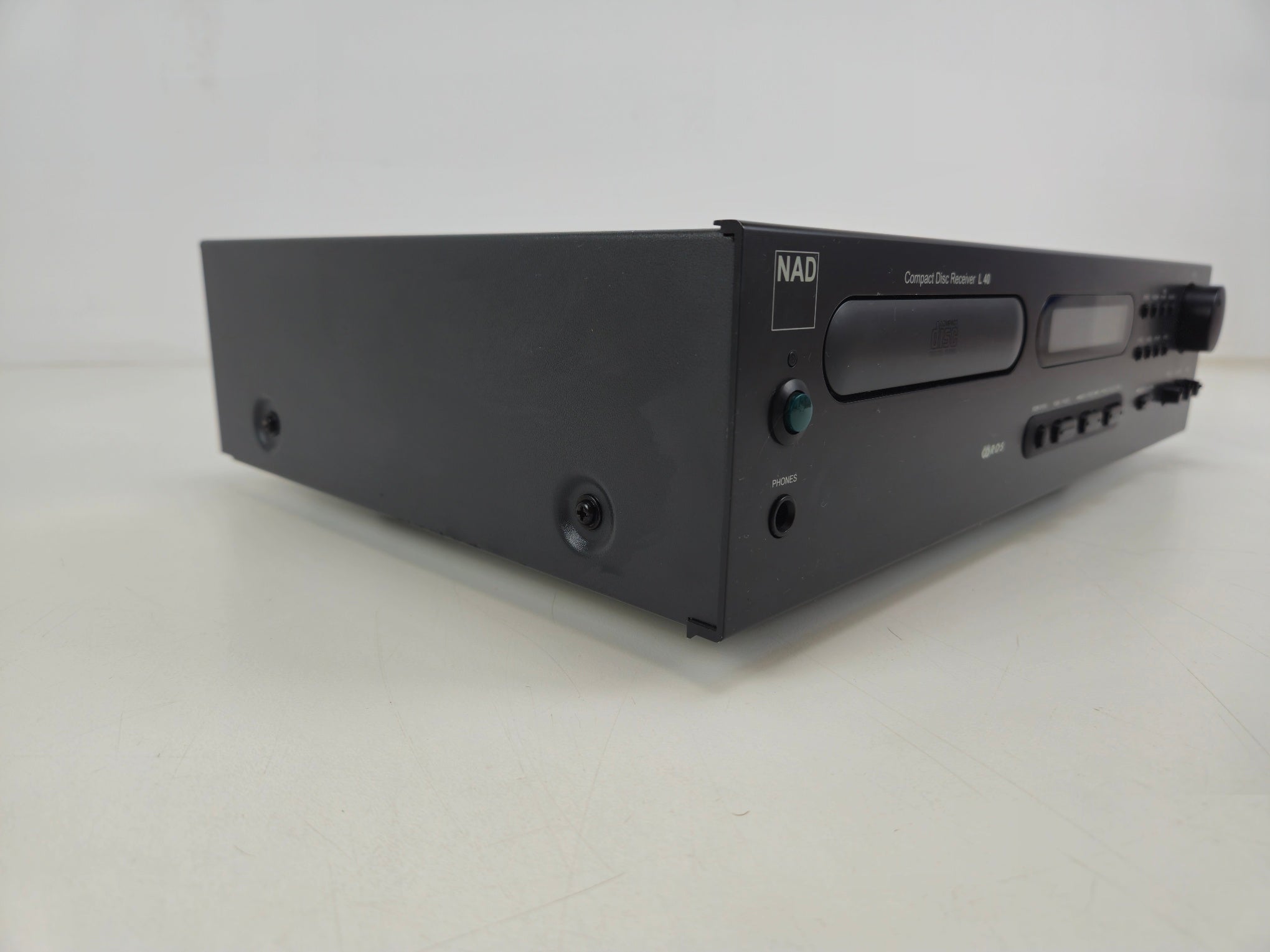 NAD - L40 - Compact Disc Receiver - With remote and Manual
