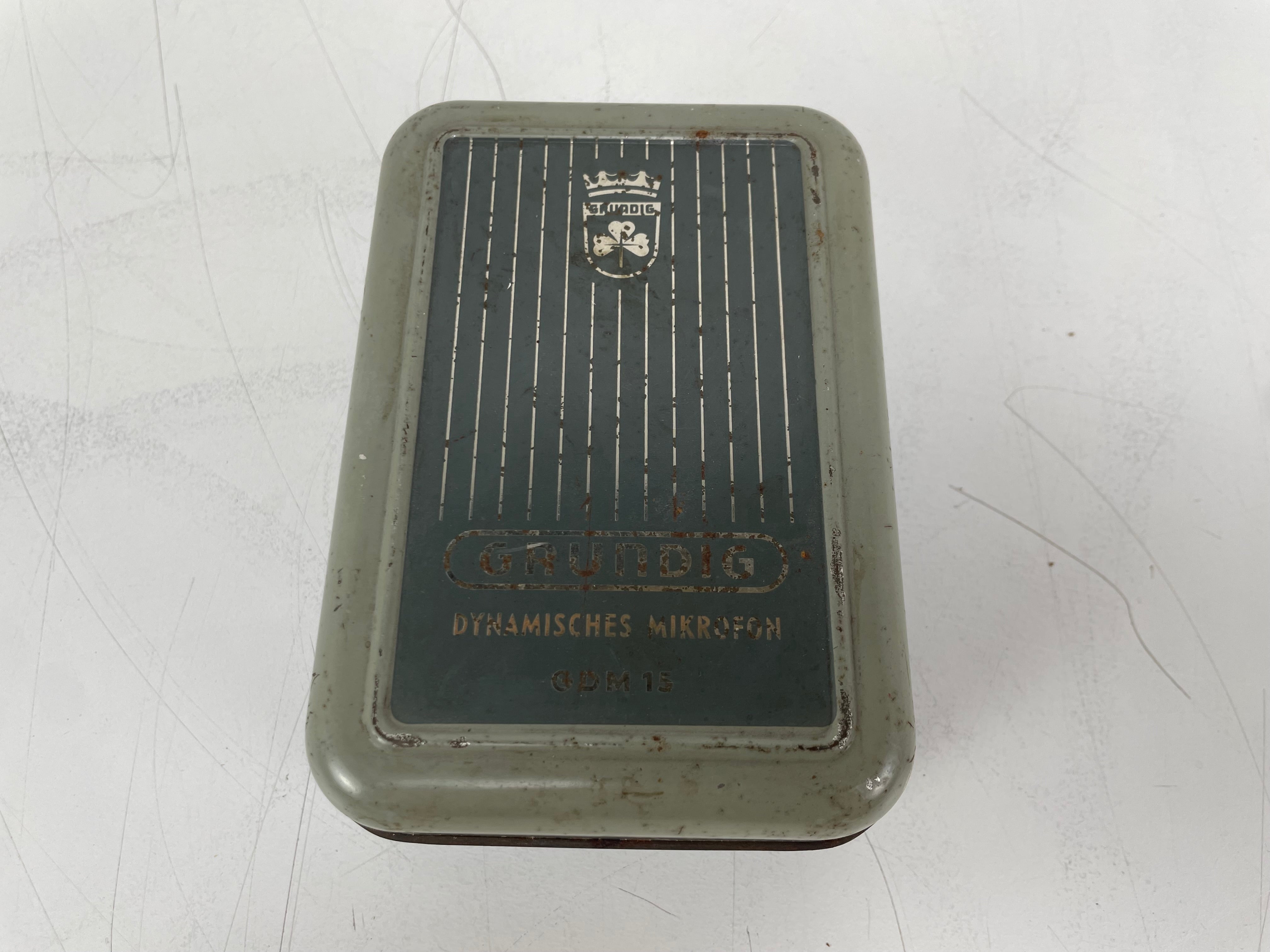 Grundig - GDM 15 - Dynamic Microphone - Inc. Case