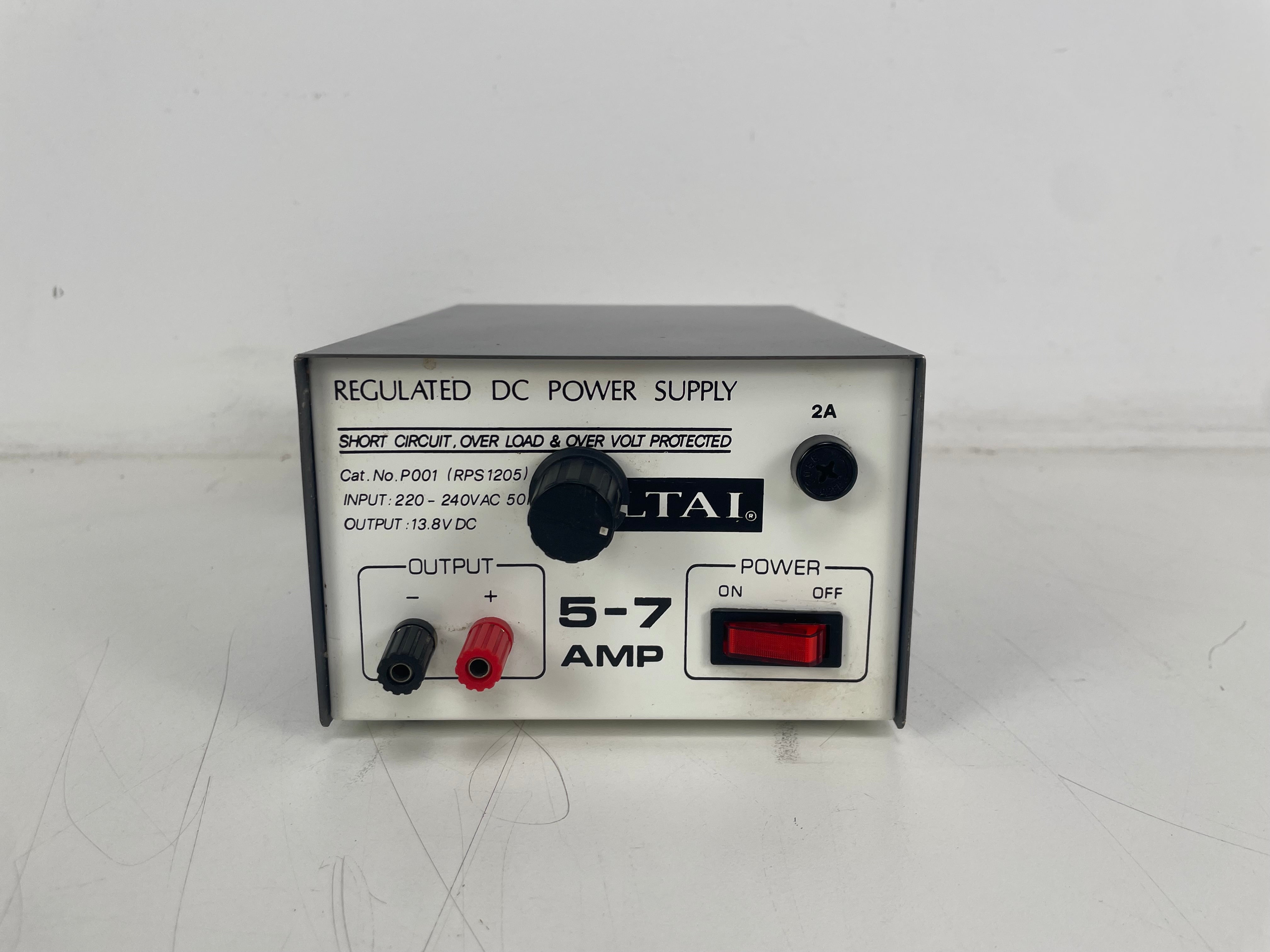 ALTAI - RPS1205 - Regulated Power Supply - 220-240V > 13,8V - 5-7A - Circuit Bend (Potmeter)