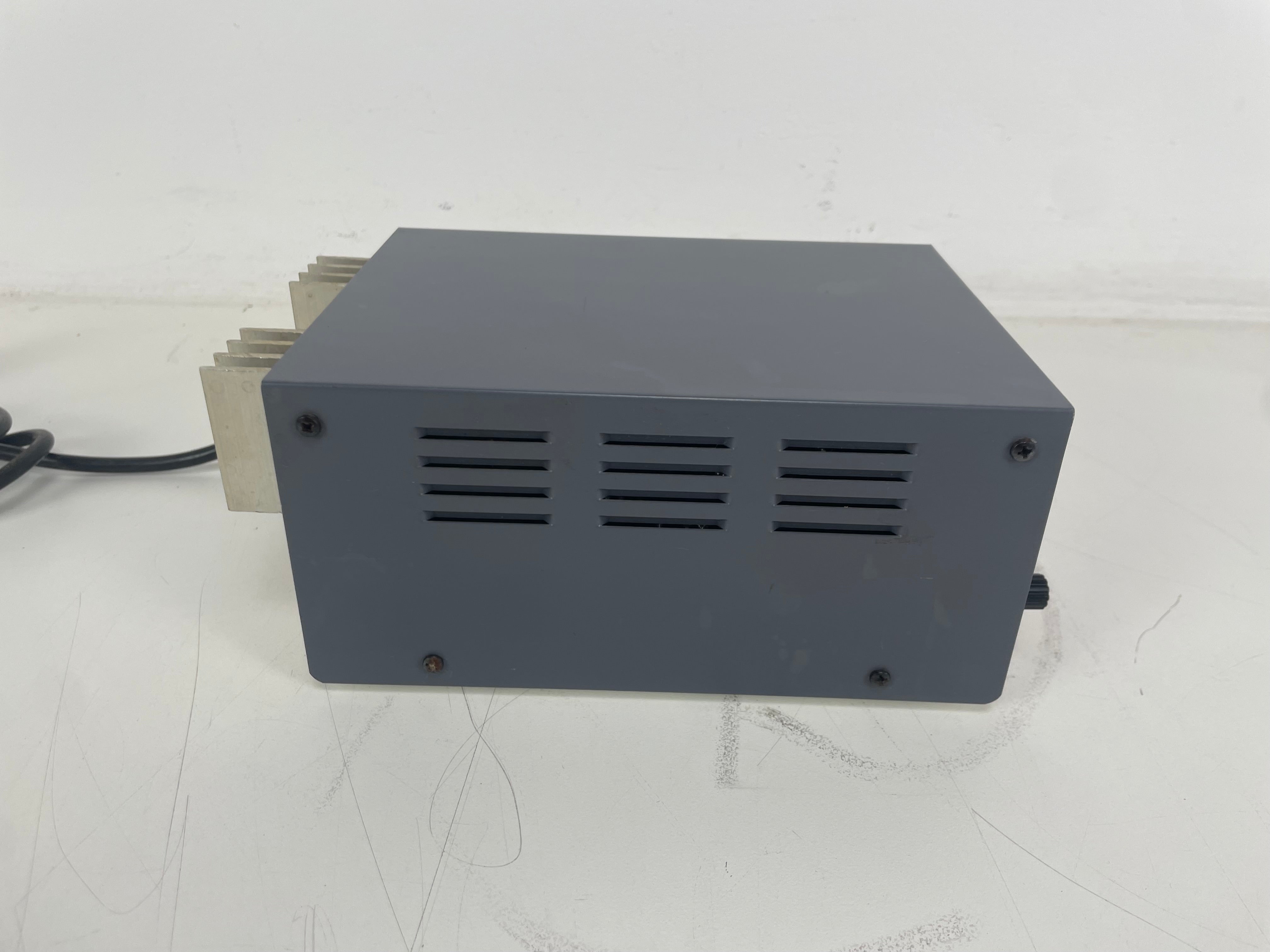 ALTAI - RPS1205 - Regulated Power Supply - 220-240V > 13,8V - 5-7A - Circuit Bend (Potmeter)