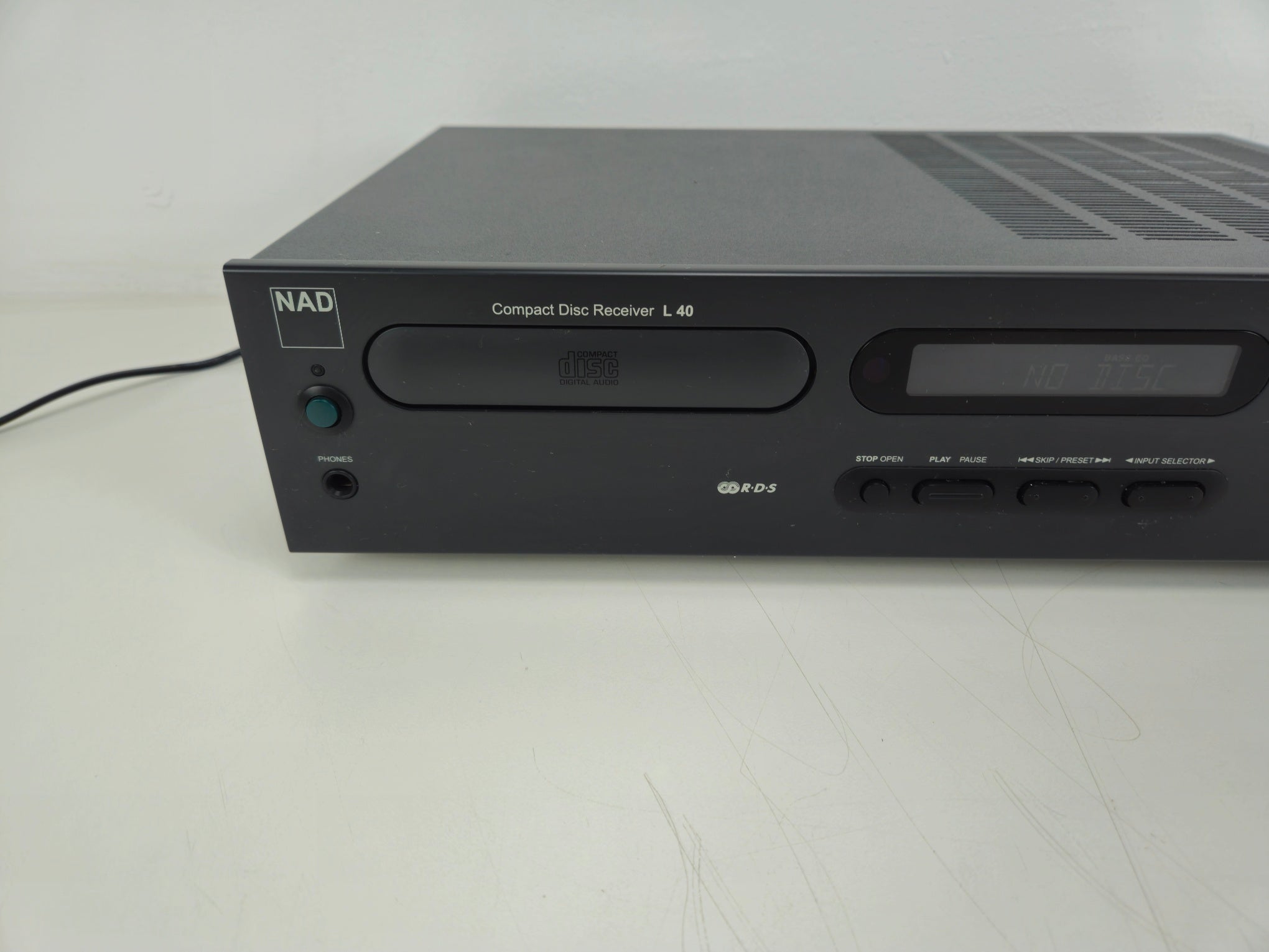 NAD - L40 - Compact Disc Receiver - With remote and Manual