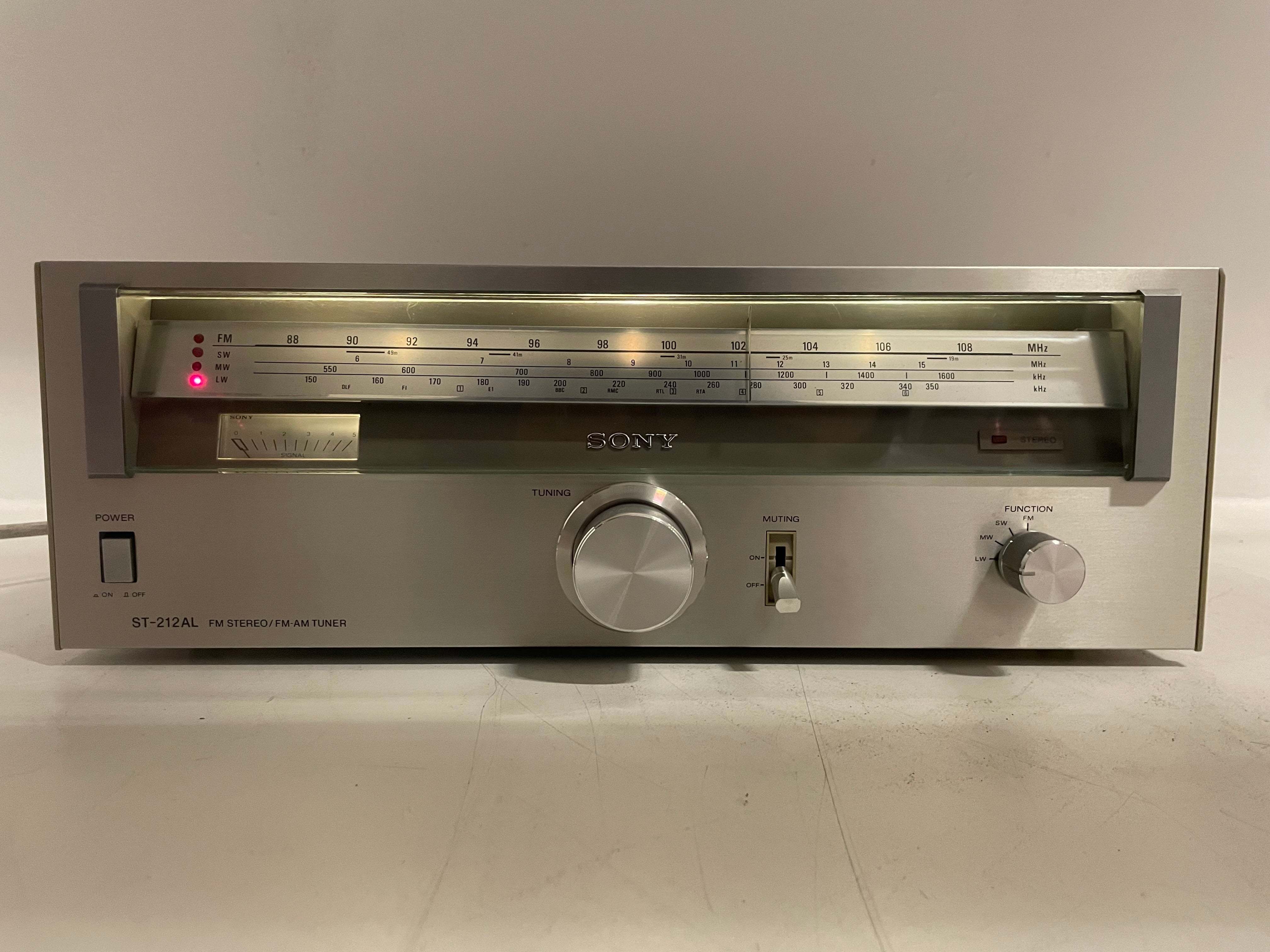Sony - ST-212AL - FM Stereo/FM-AM Tuner
