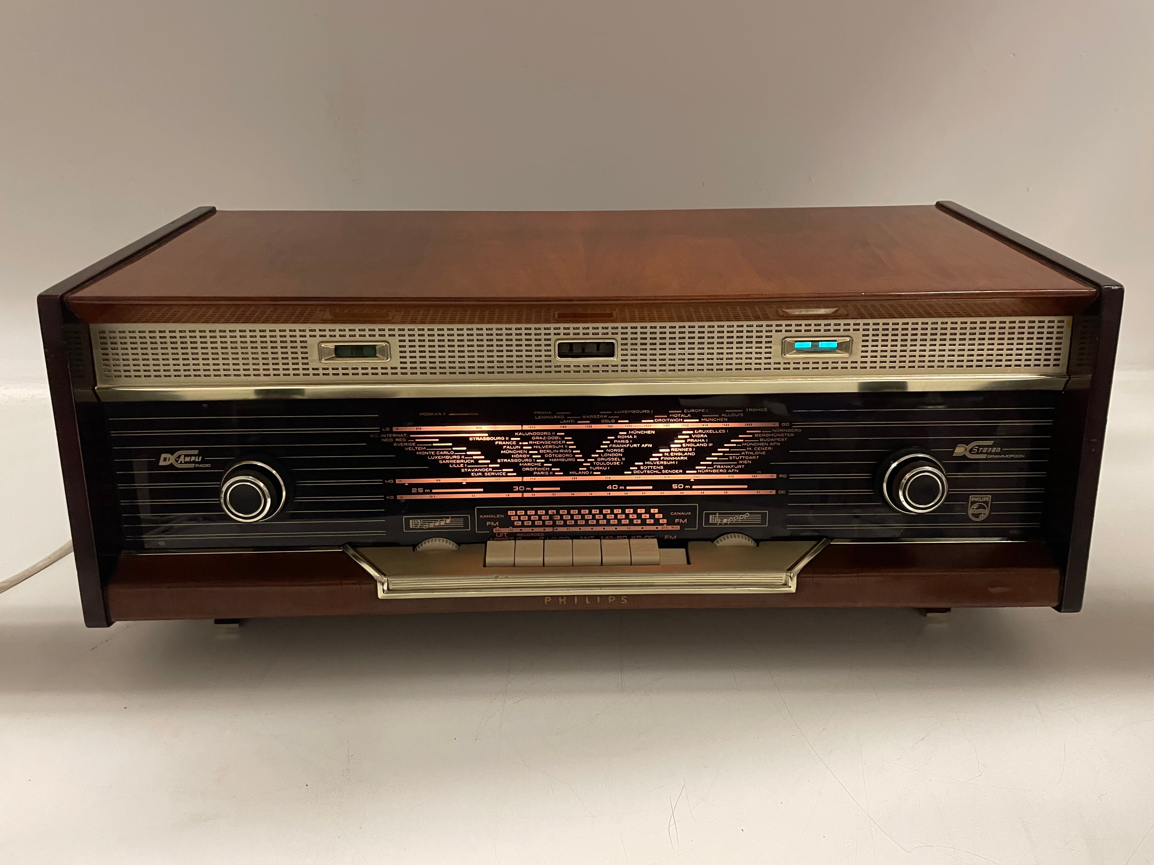 Philips - B7X94A - Tube Radio - Bi-Ampli - Serviced (Cleaned/Tubes Replaced)