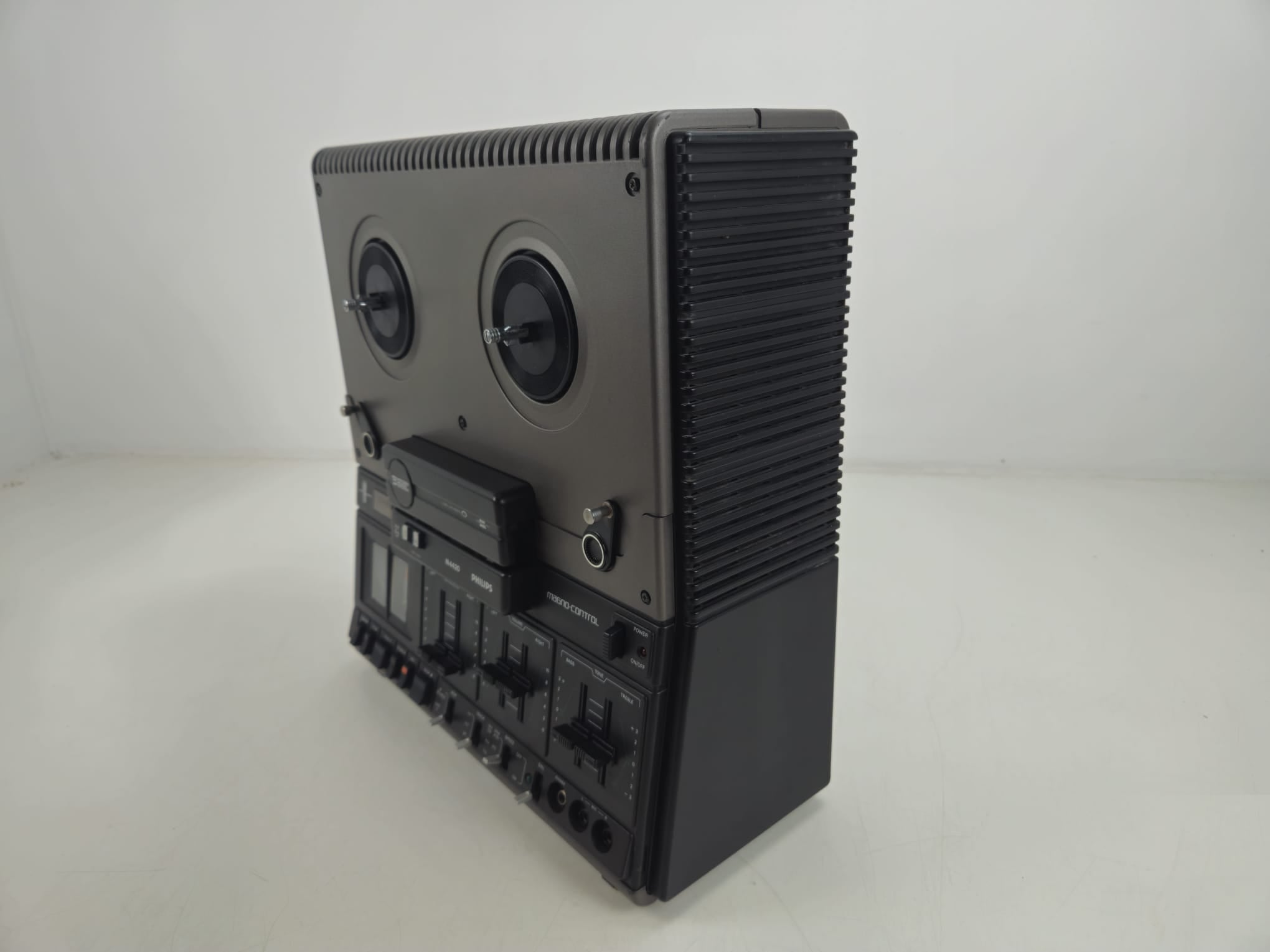 Philips - N4420 - Stereo reel to reel Recorder With Dust Cover New Belts And speakers