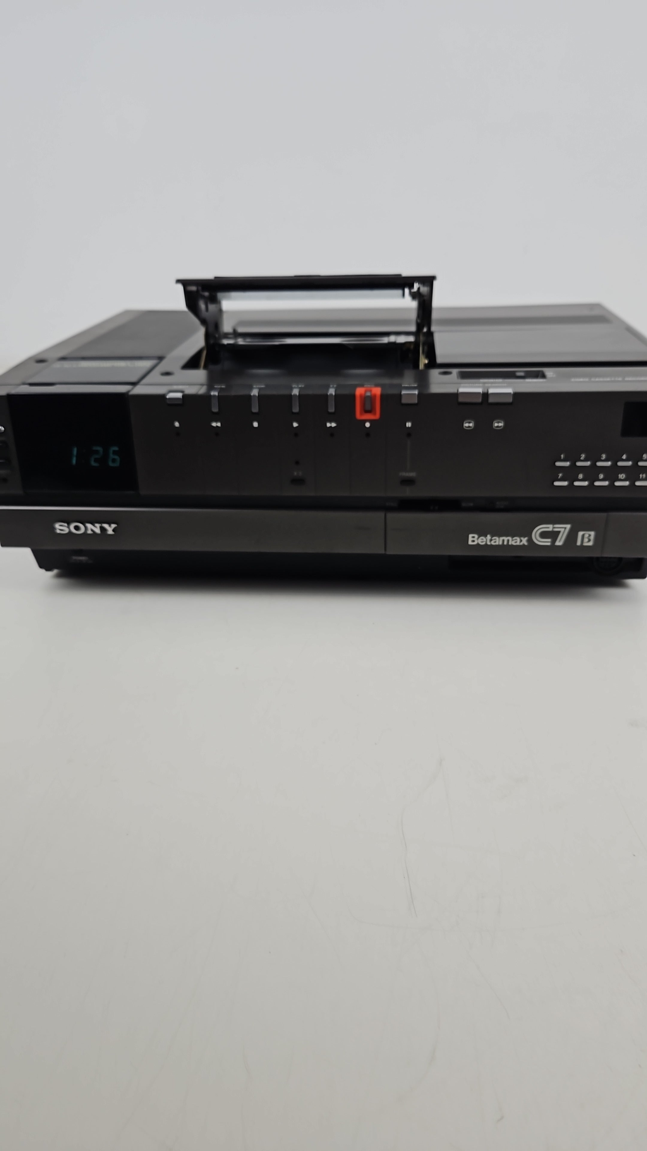 Sony - SL-C7E - Betamax - Video Cassette Recorder - Serviced