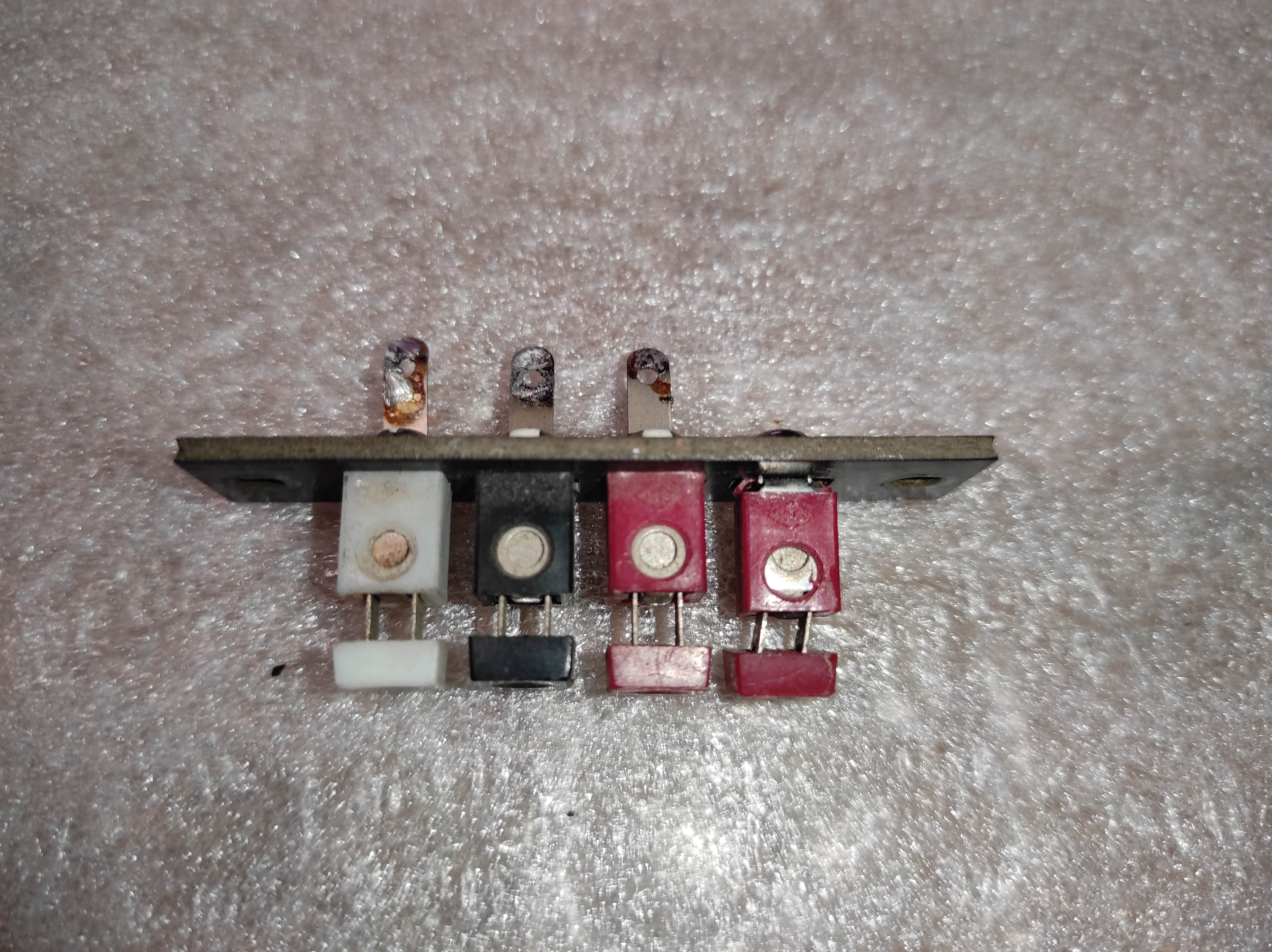 McIntosh 1900 vintage receiver AM FM Ground terminals connectors
