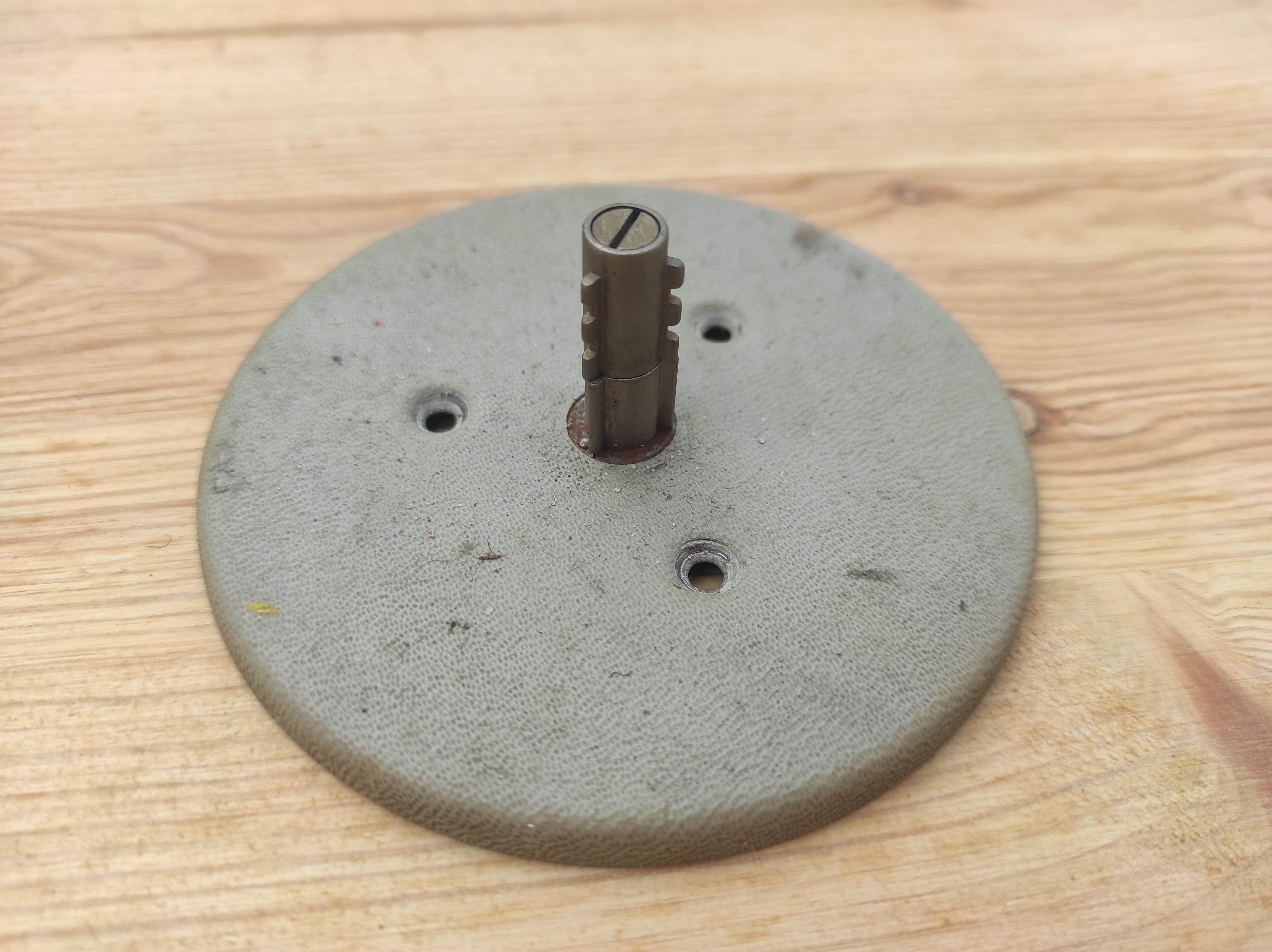 Revox G36 tape reel machine reel table lock #2