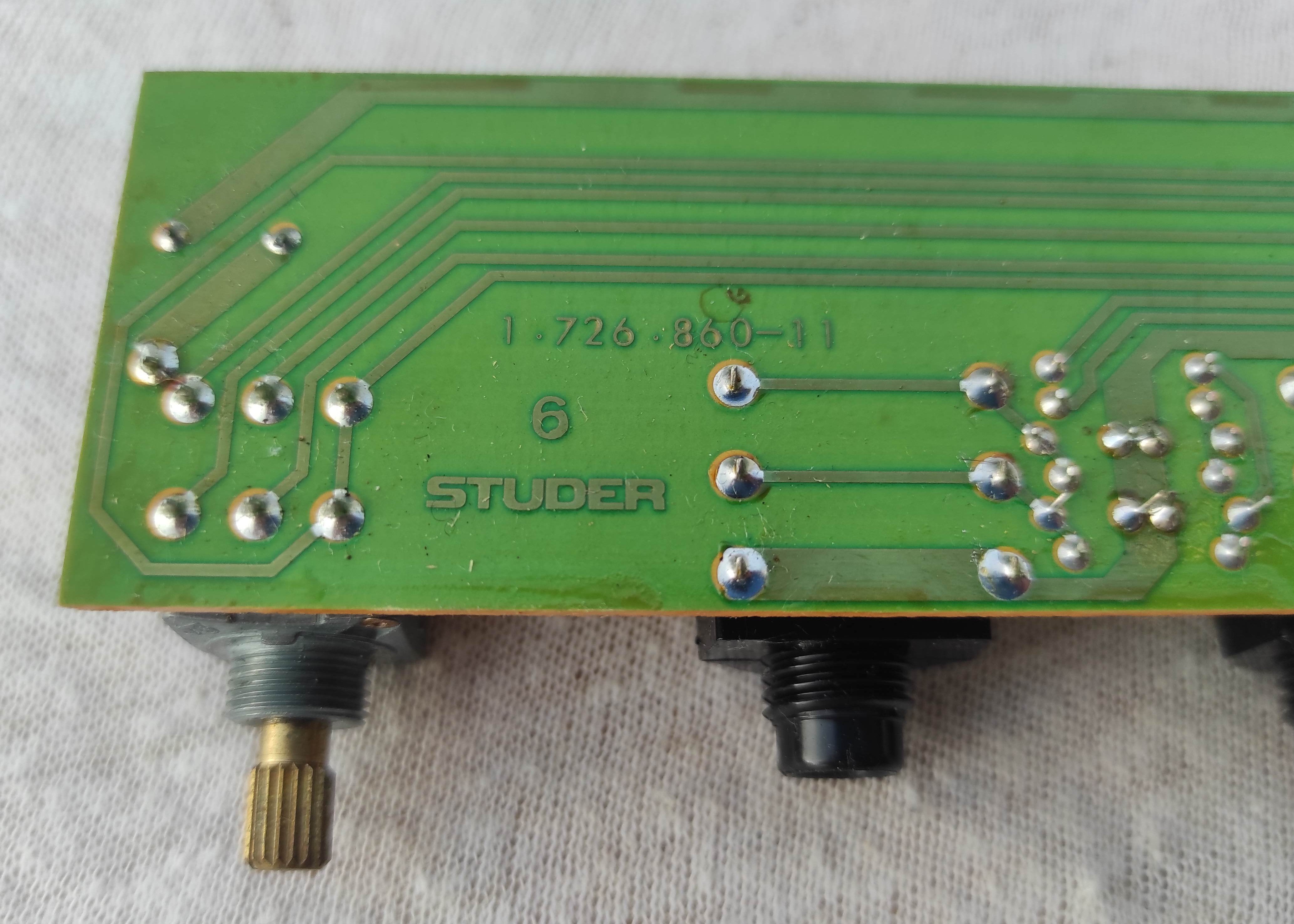 ReVox B261 1.726.860-11 headphones variable output PCB used