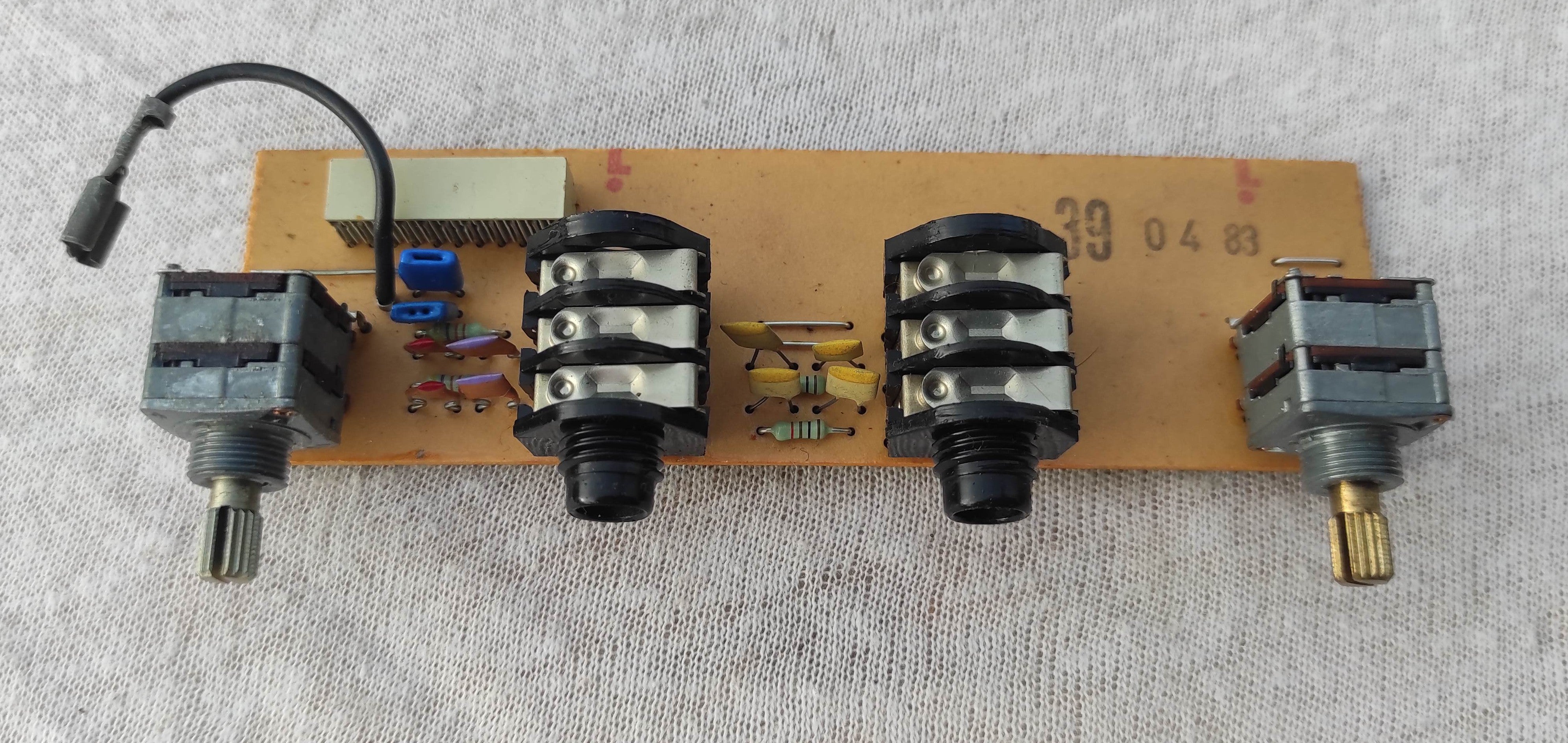ReVox B261 1.726.860-11 headphones variable output PCB used