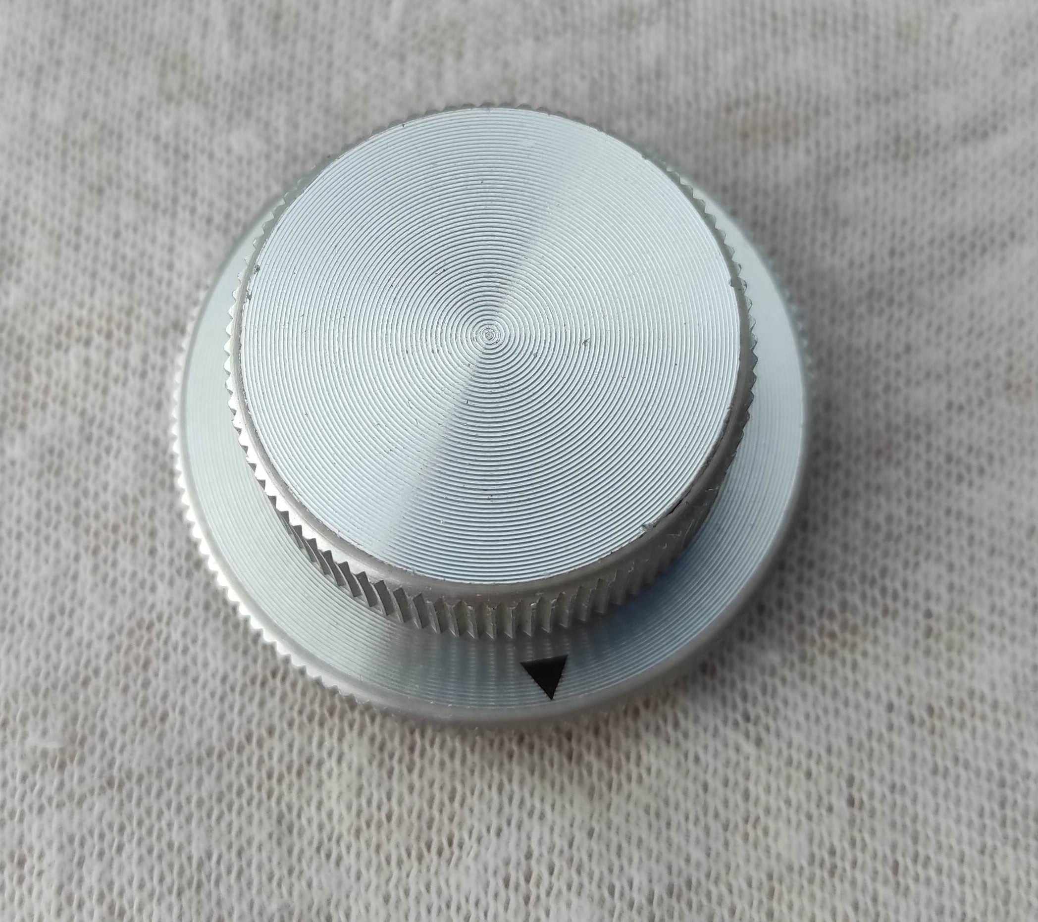 ReVox B750 VOLUME BASS TREBLE knob