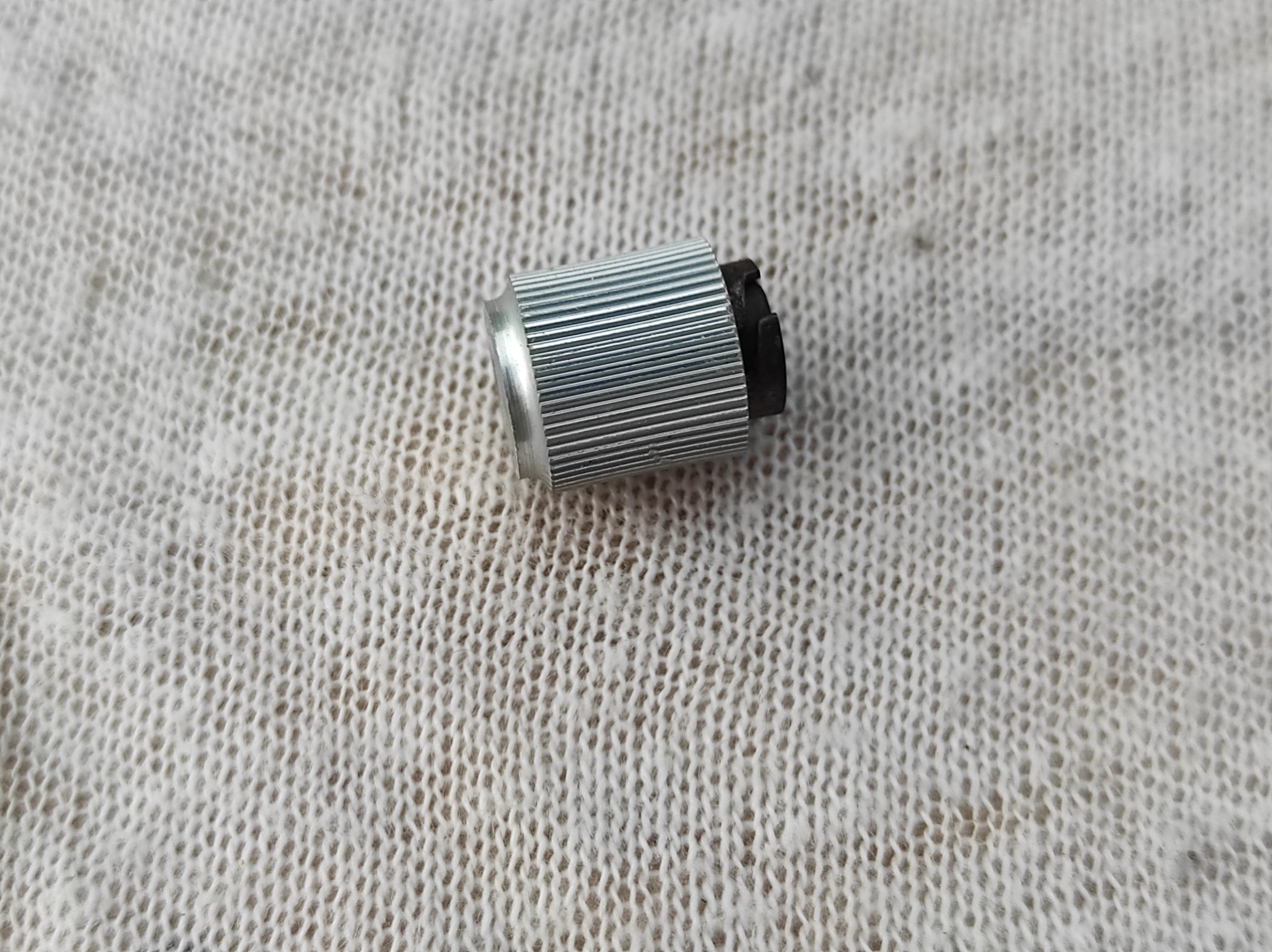 ReVox B760 output level threshold knob