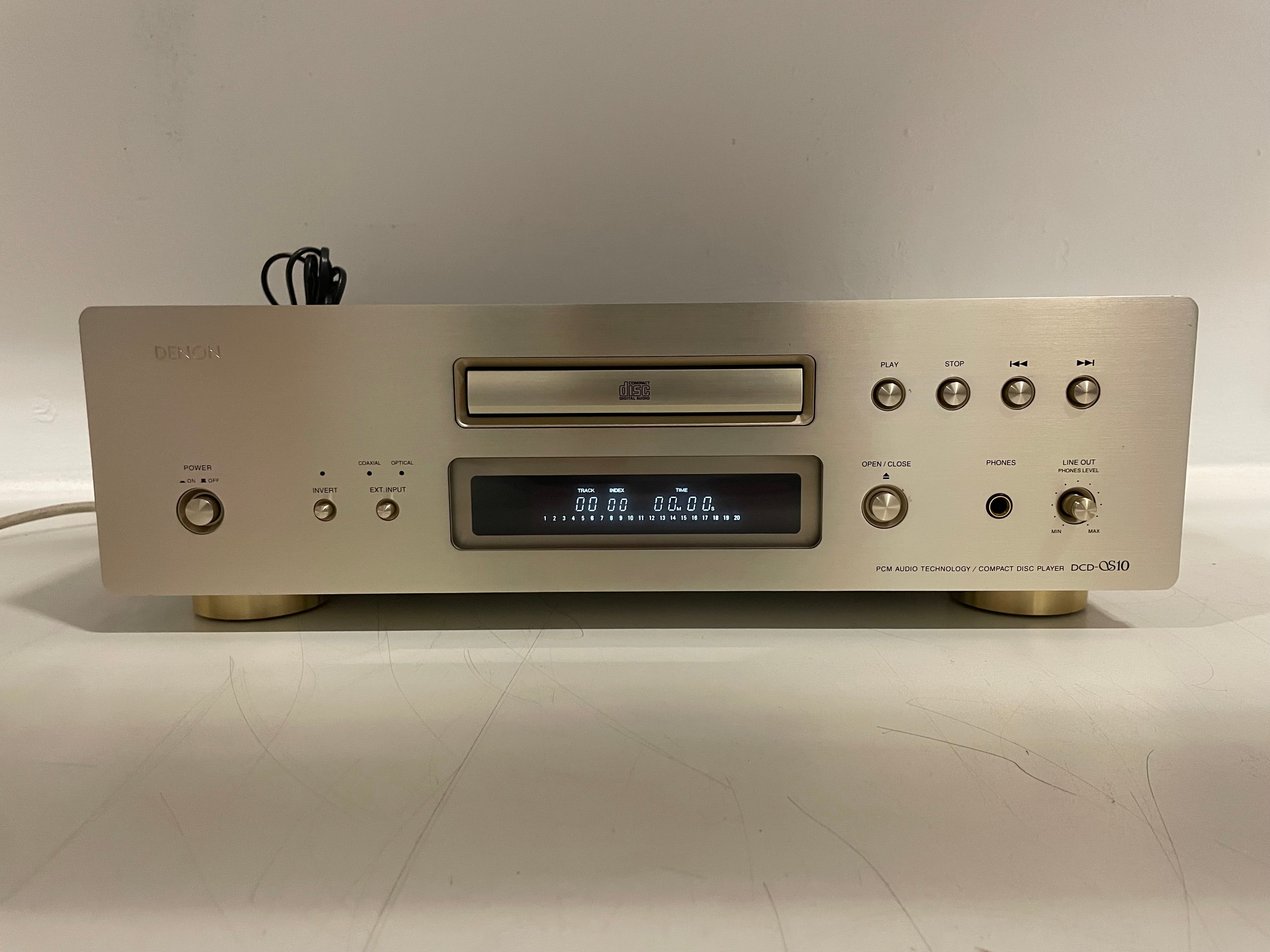 Denon - DCD-S10 - Pro CD-Player - Inc. Original Box/Remote - XLR Out