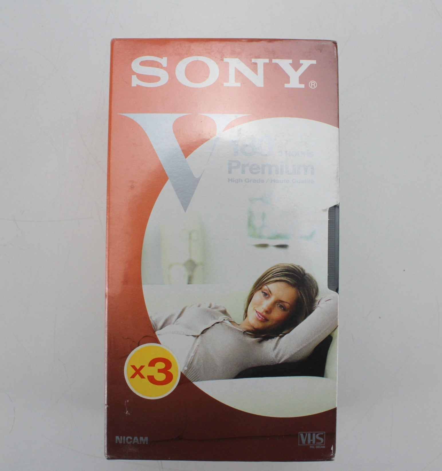 Sony 3-pack Sony E3-180VH - Premium 180 minuten VHS-videocassette, verzegeld/nieuw in verpakking.