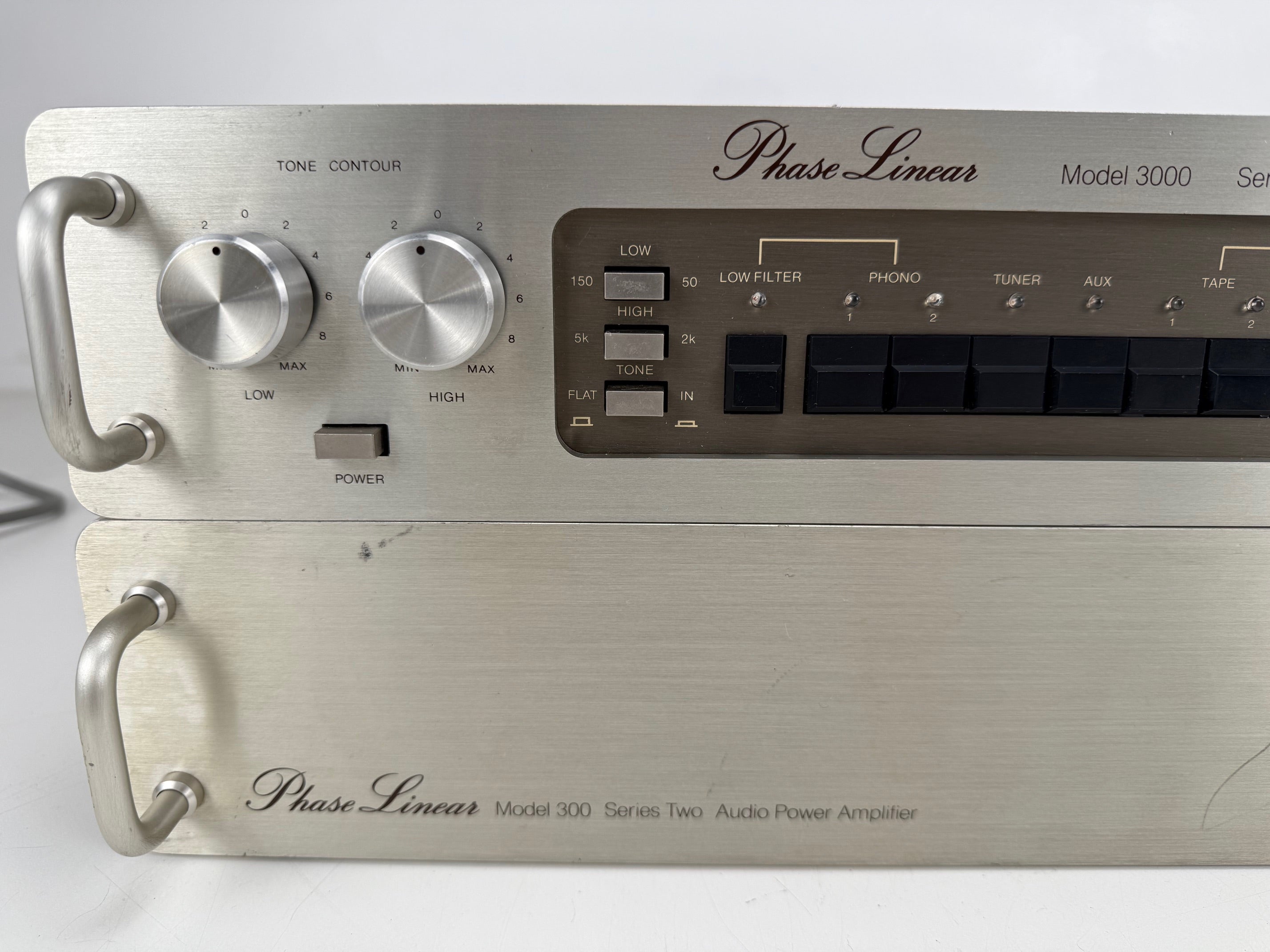 Phase Linear Series Two Model 3000 voorversterker / Model 300 eindversterker