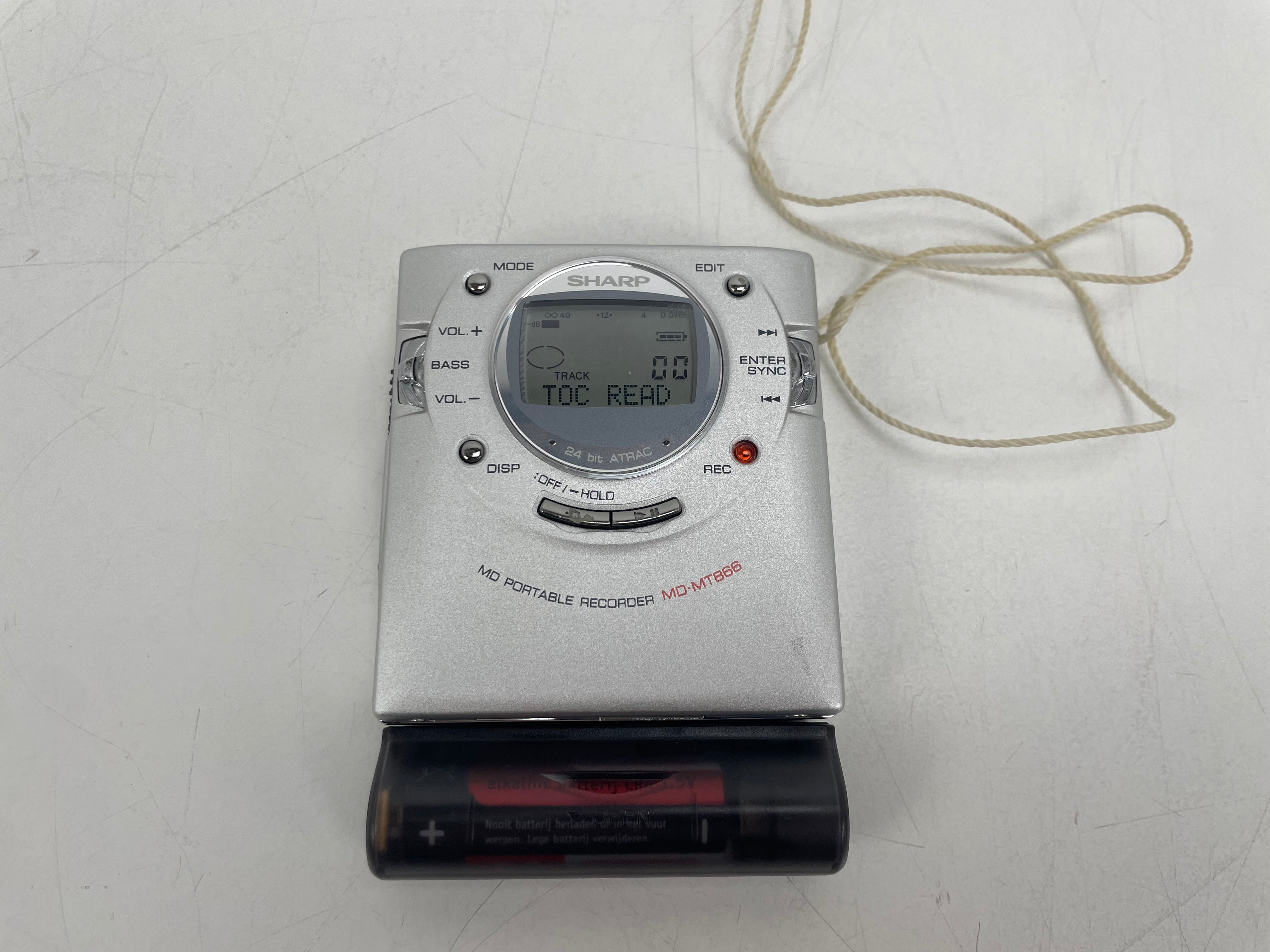 Sharp - MD-MT866H(S) - Portable MiniDisc Player - Original Box & Accesories