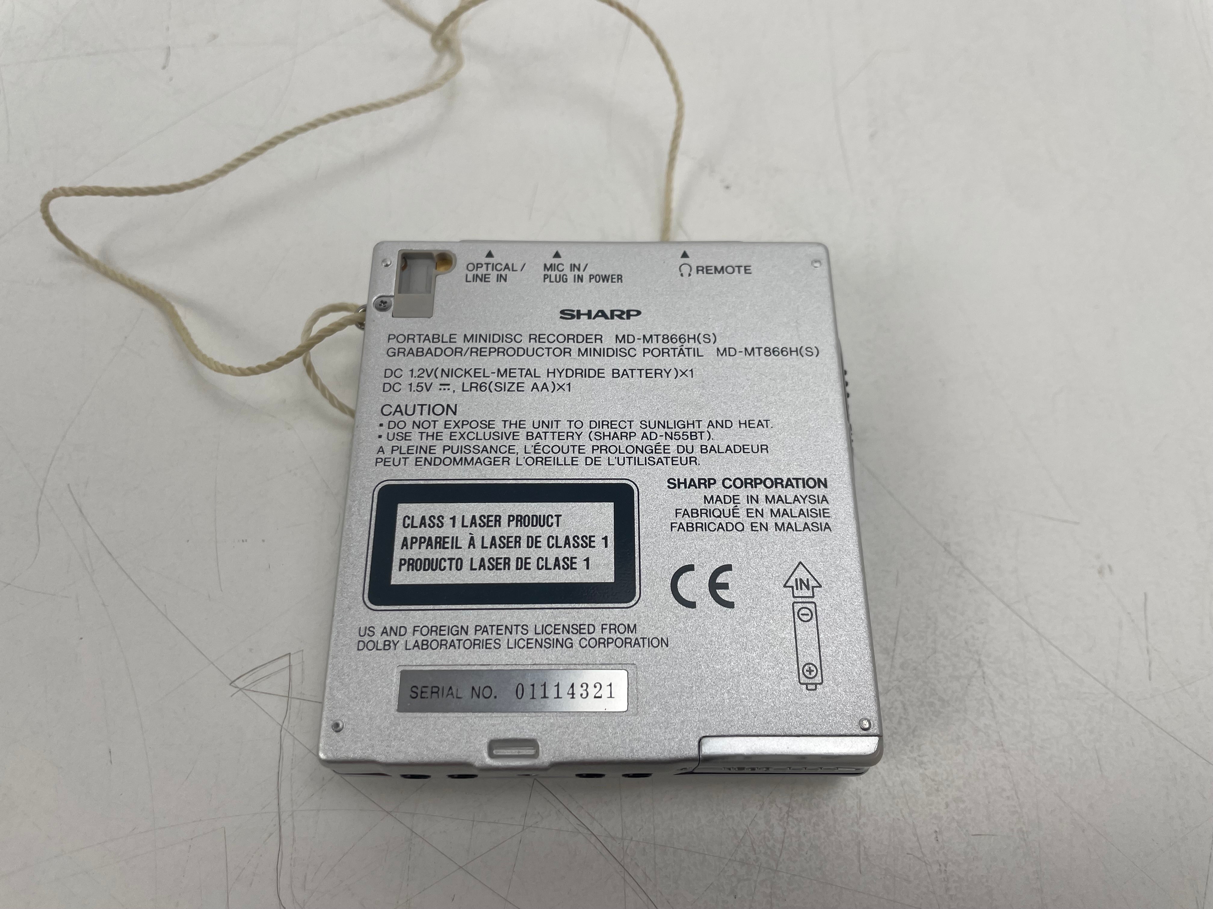 Sharp - MD-MT866H(S) - Portable MiniDisc Player - Original Box & Accesories