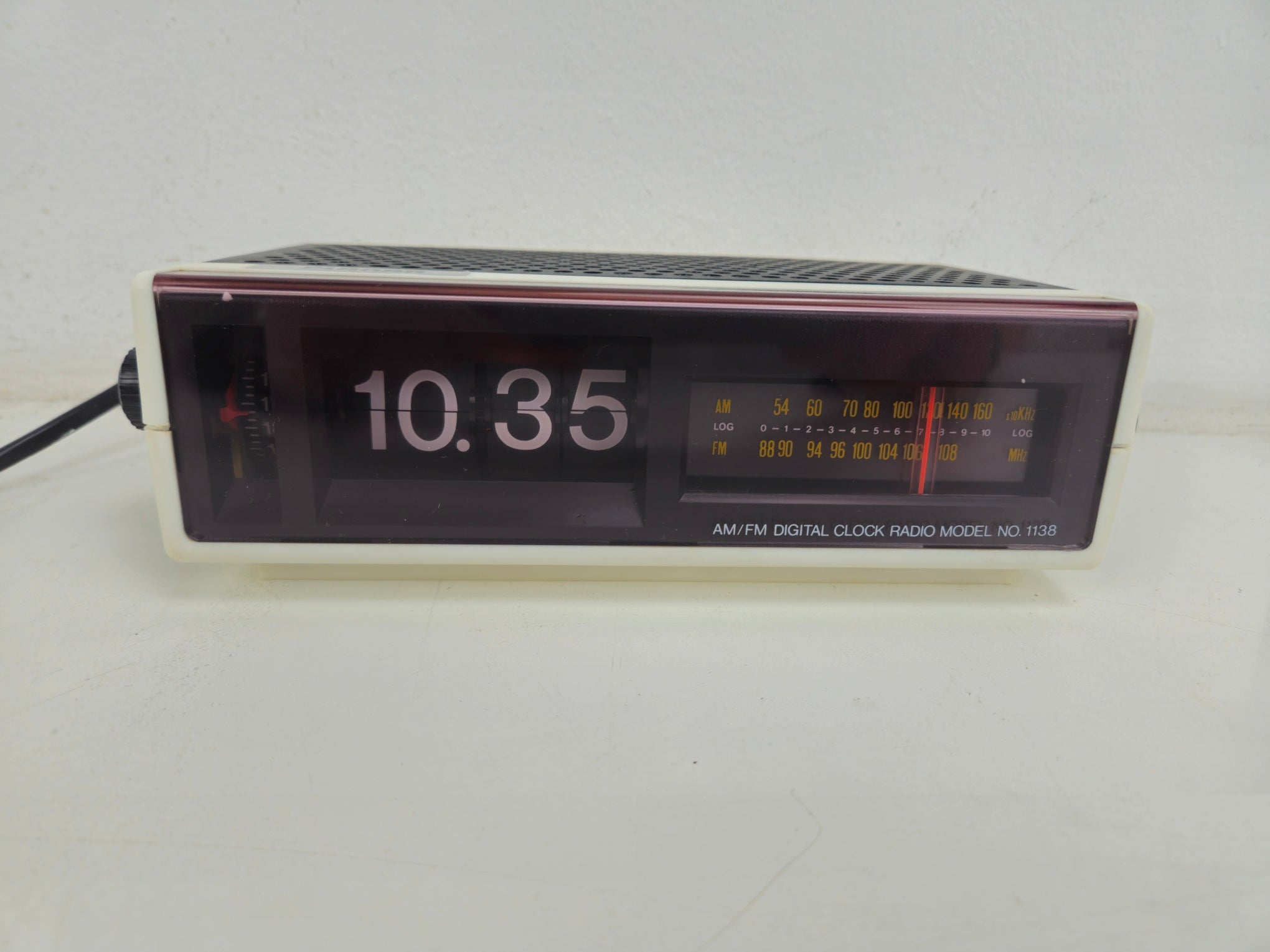 Planar - Model 1138 - AM/FM Digital Clock Radio - In Box