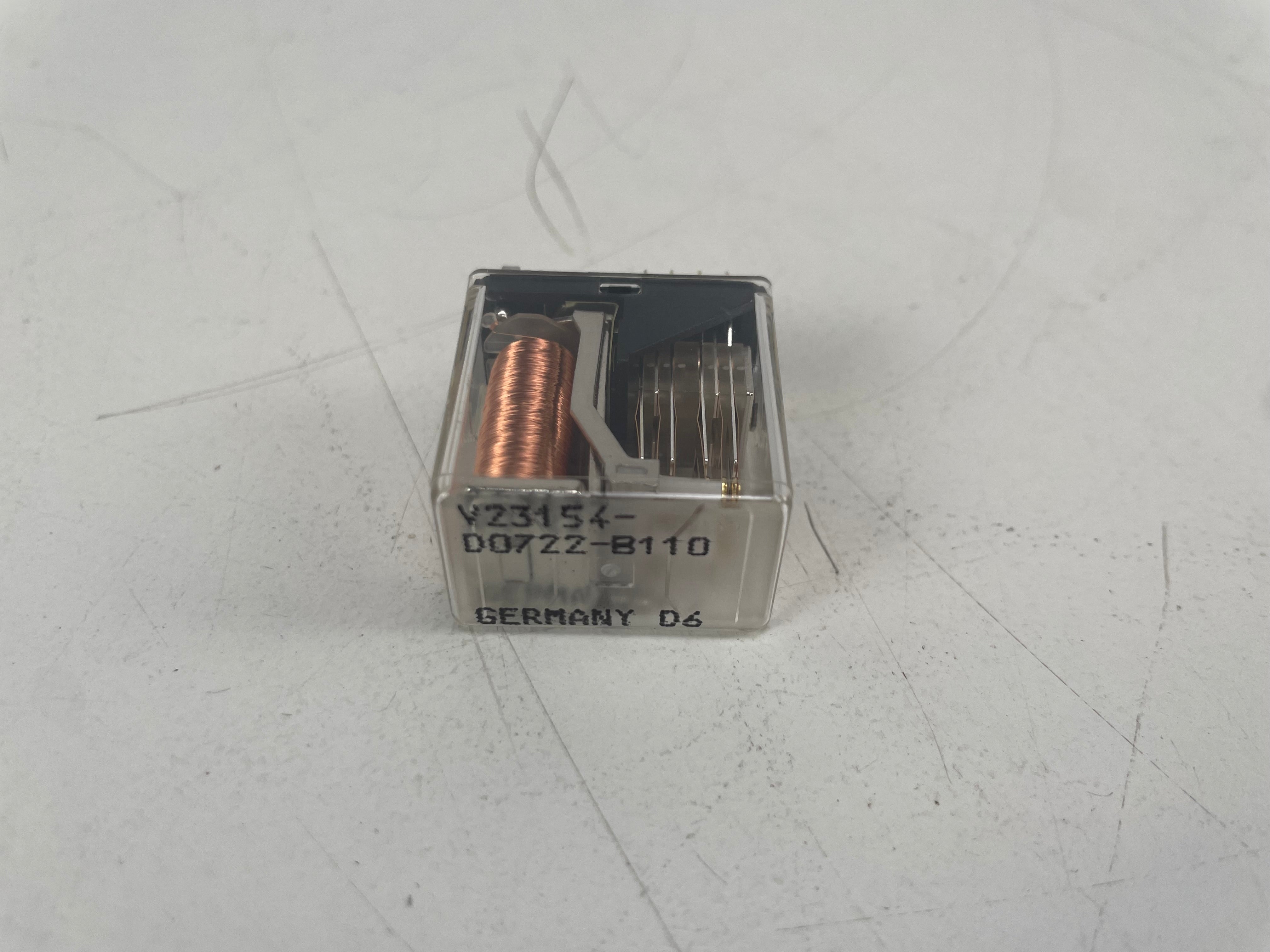 Siemens - V23154-D0722-B110 - Relays - 5 Pieces - NOS