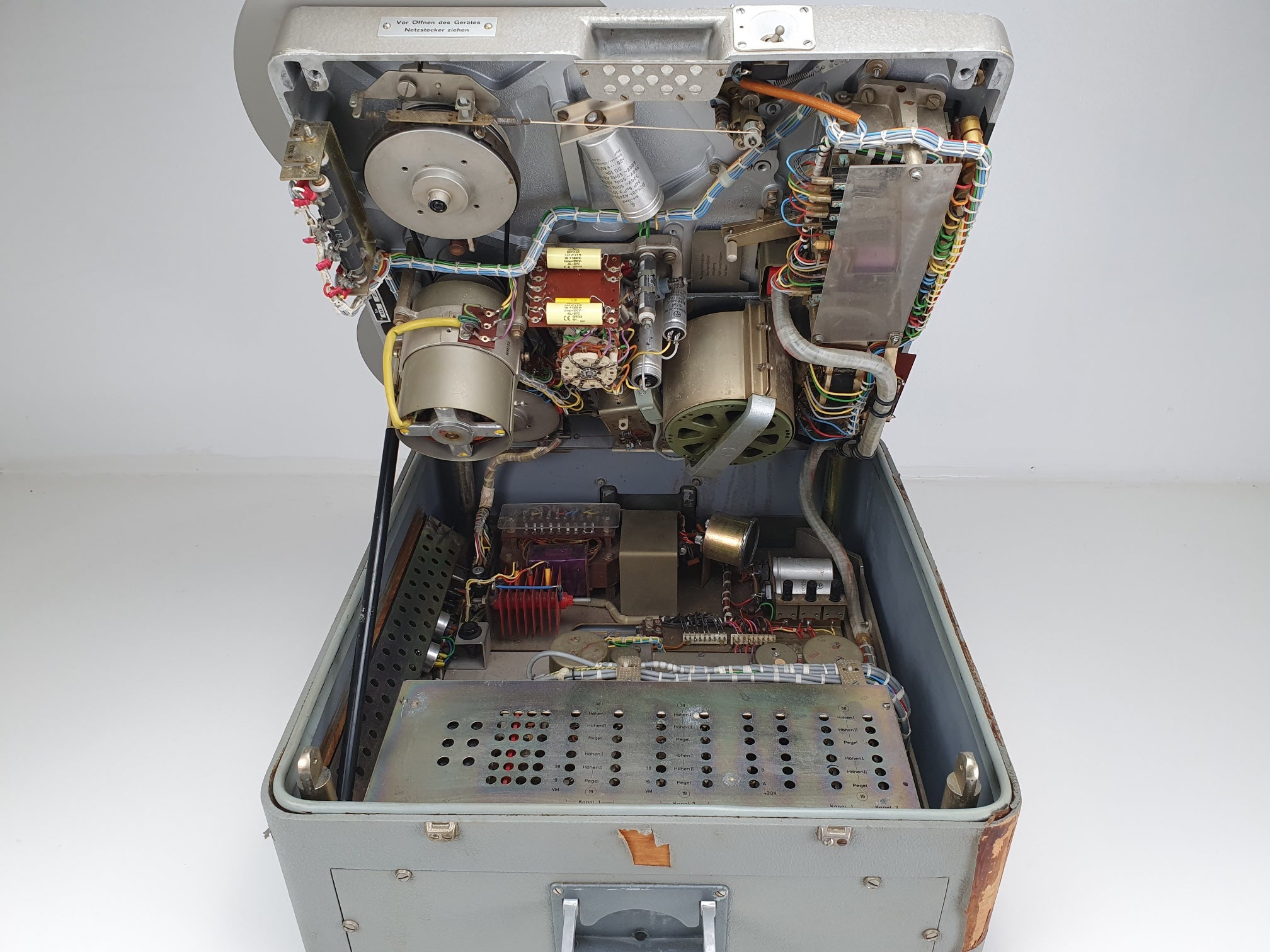 Telefunken M5B Stereo reel to reel recorder in case with pancakes and manual - Serviced