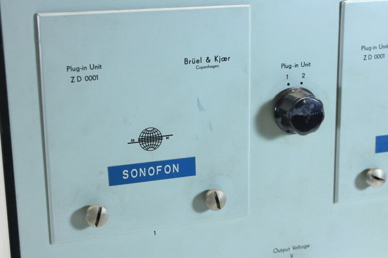 Brüel & Kjaer 4906 Power Supply With 2x ZD0001 Plug-in Unit