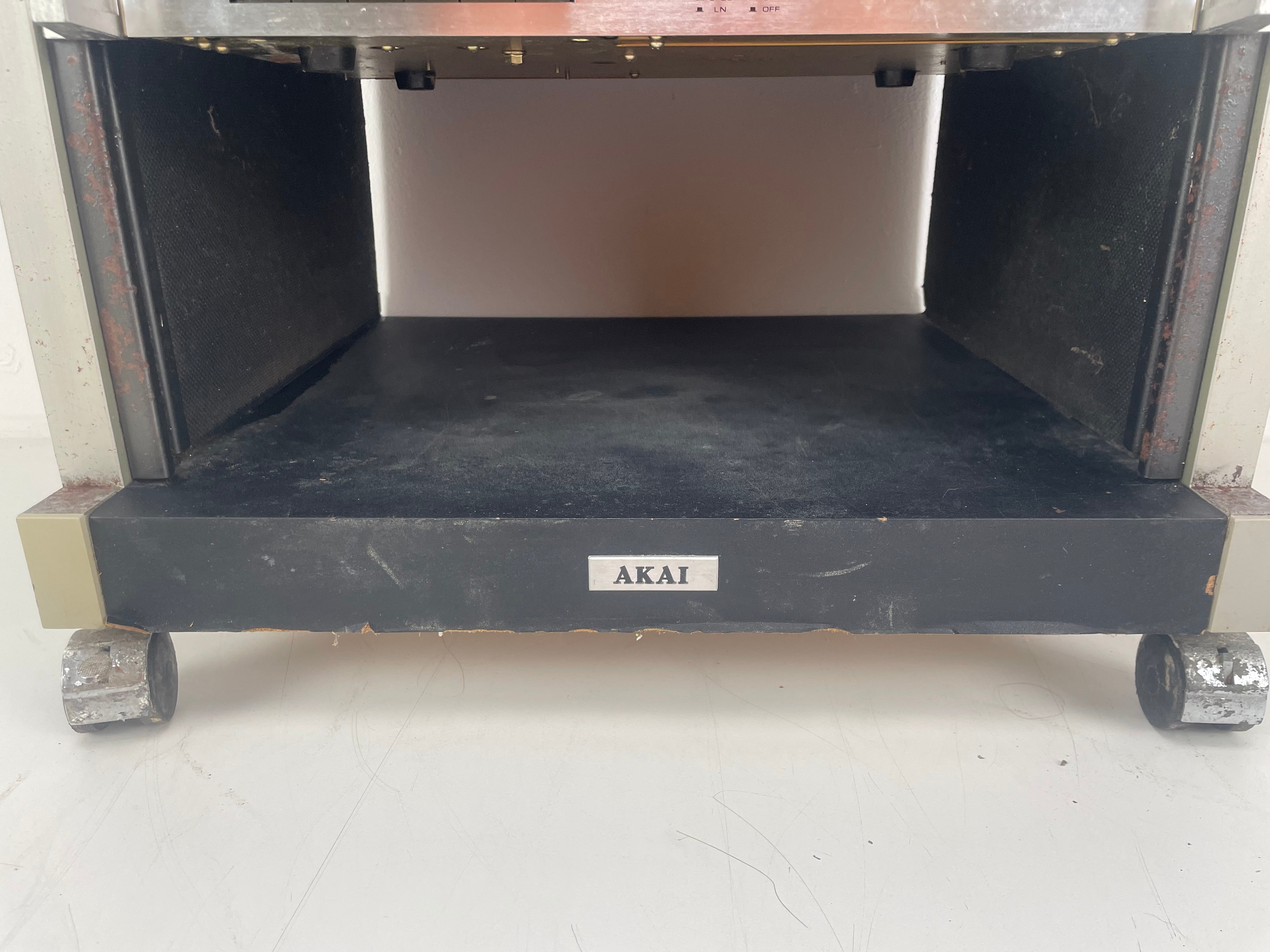 AKAI - AM-2250 / AT-2250 / CS-703D in Original AKAI Rack