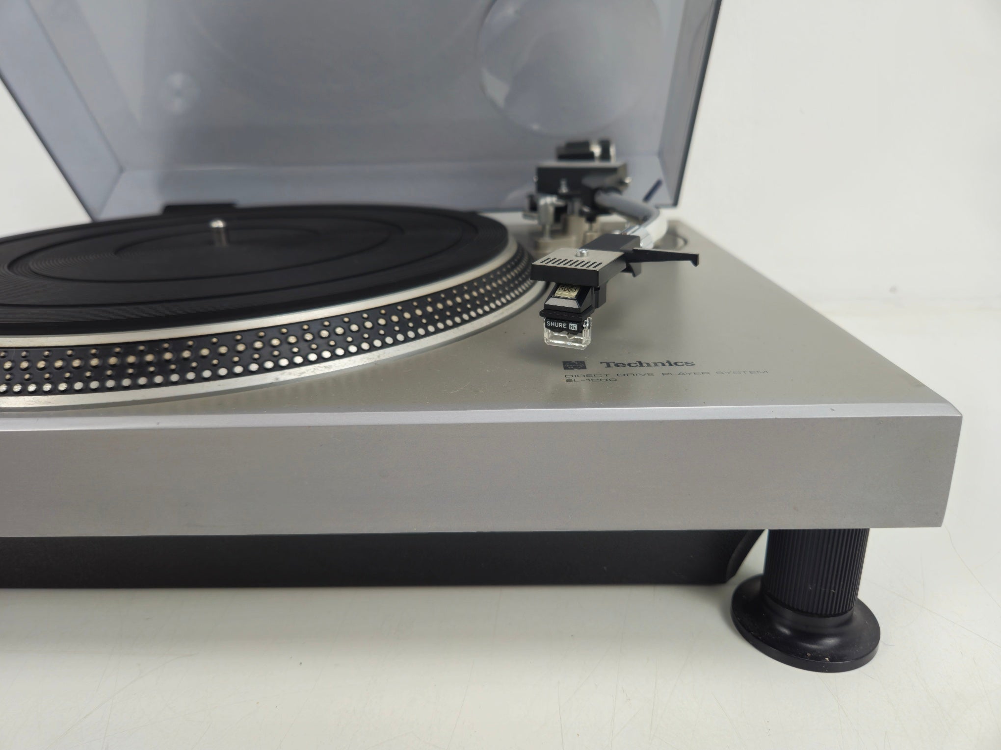 Technics - SL1200 MK1 - Direct-Drive Turntable - Dustcover - Shure SDS3 Cartridge