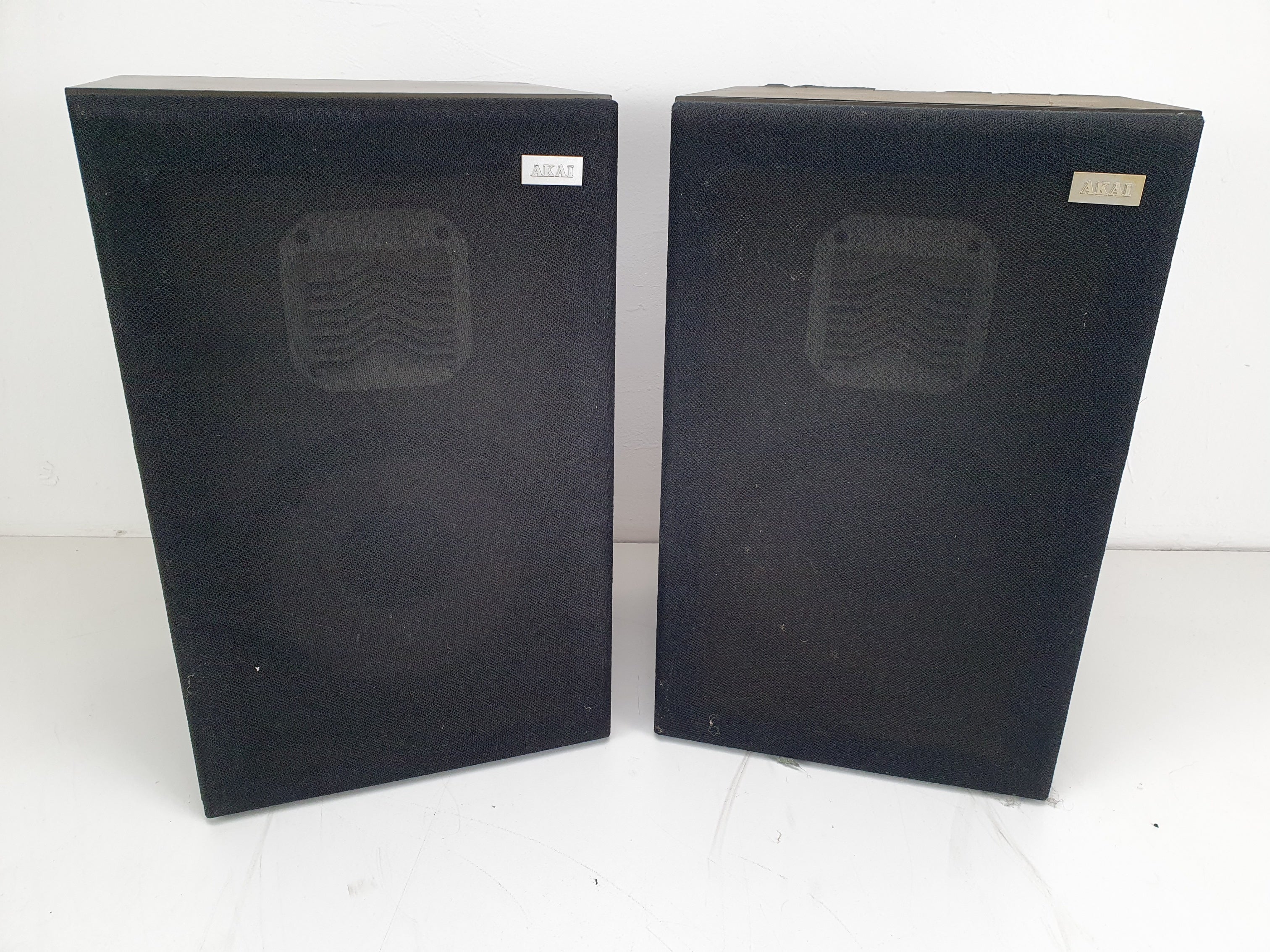 Akai SR-1100 Vintage bookshelf speakers - One not fully working