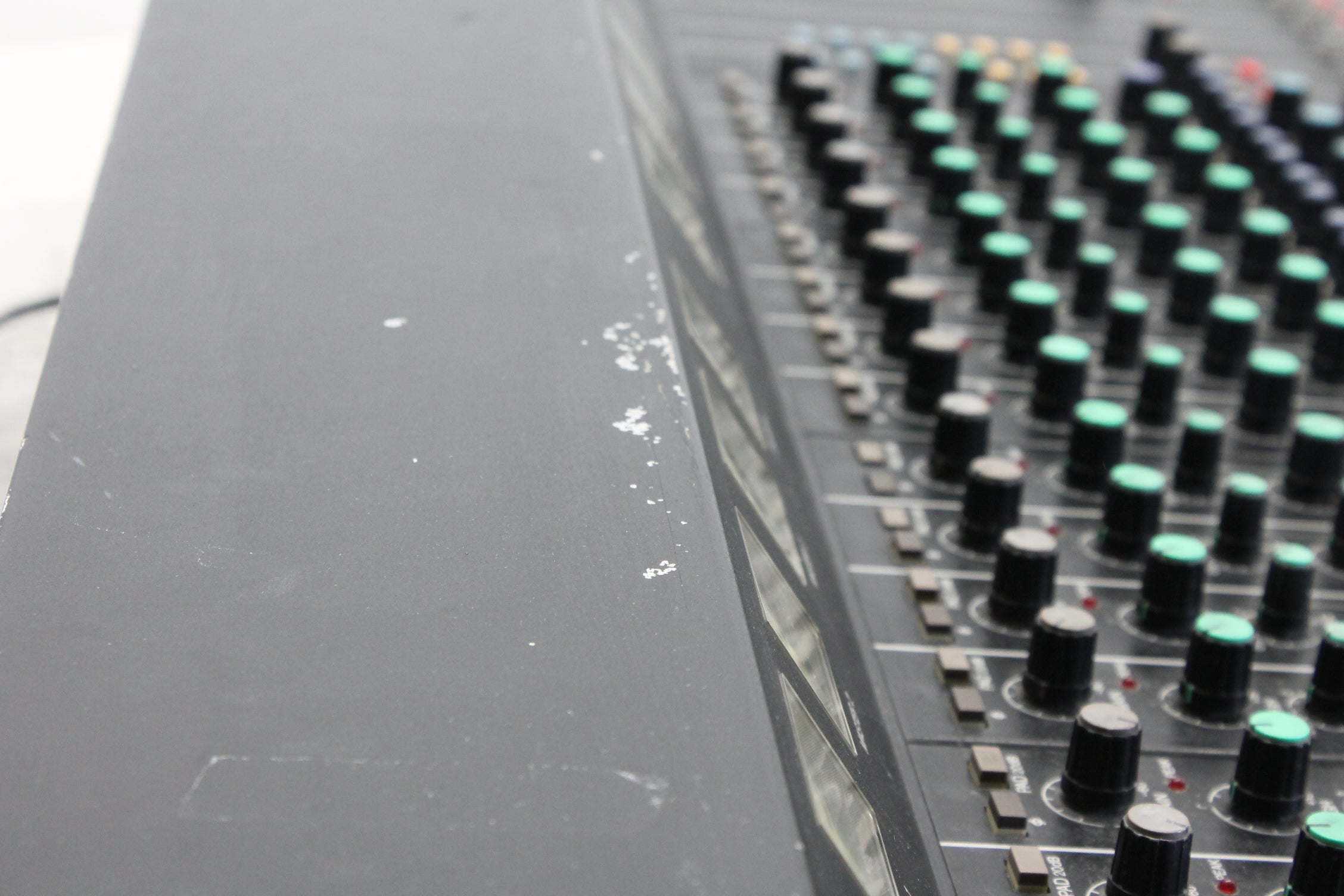Yamaha 2408M 24 channel monitor mixing console