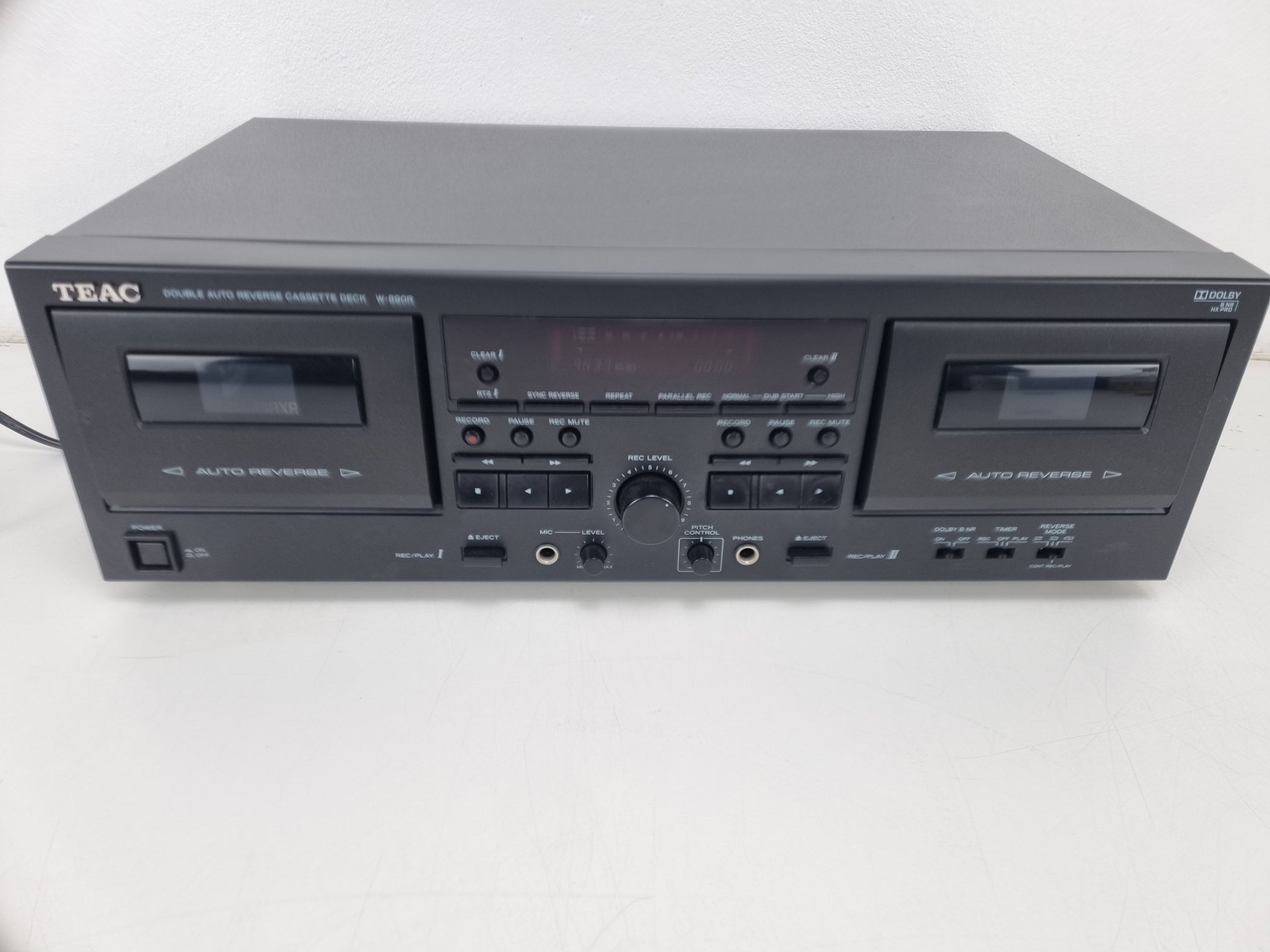 TEAC W-890R Dubbele cassettedeck met automatische omkeerfunctie