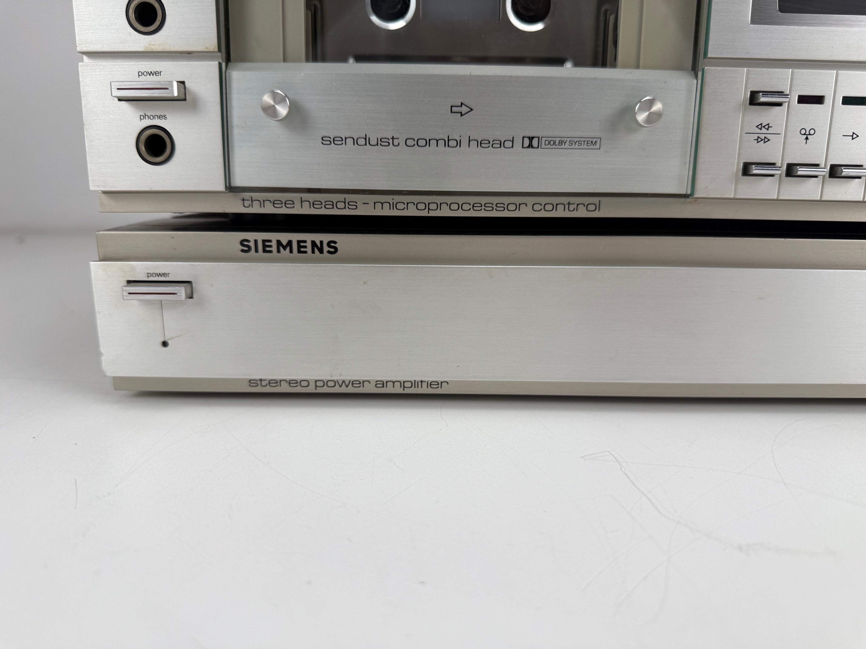 Siemens RP777 voorversterker / RH777 tuner / RC777 cassettedeck / RE777 eindversterker
