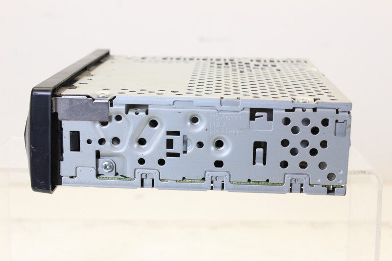 Clarion DB318R Car Radio