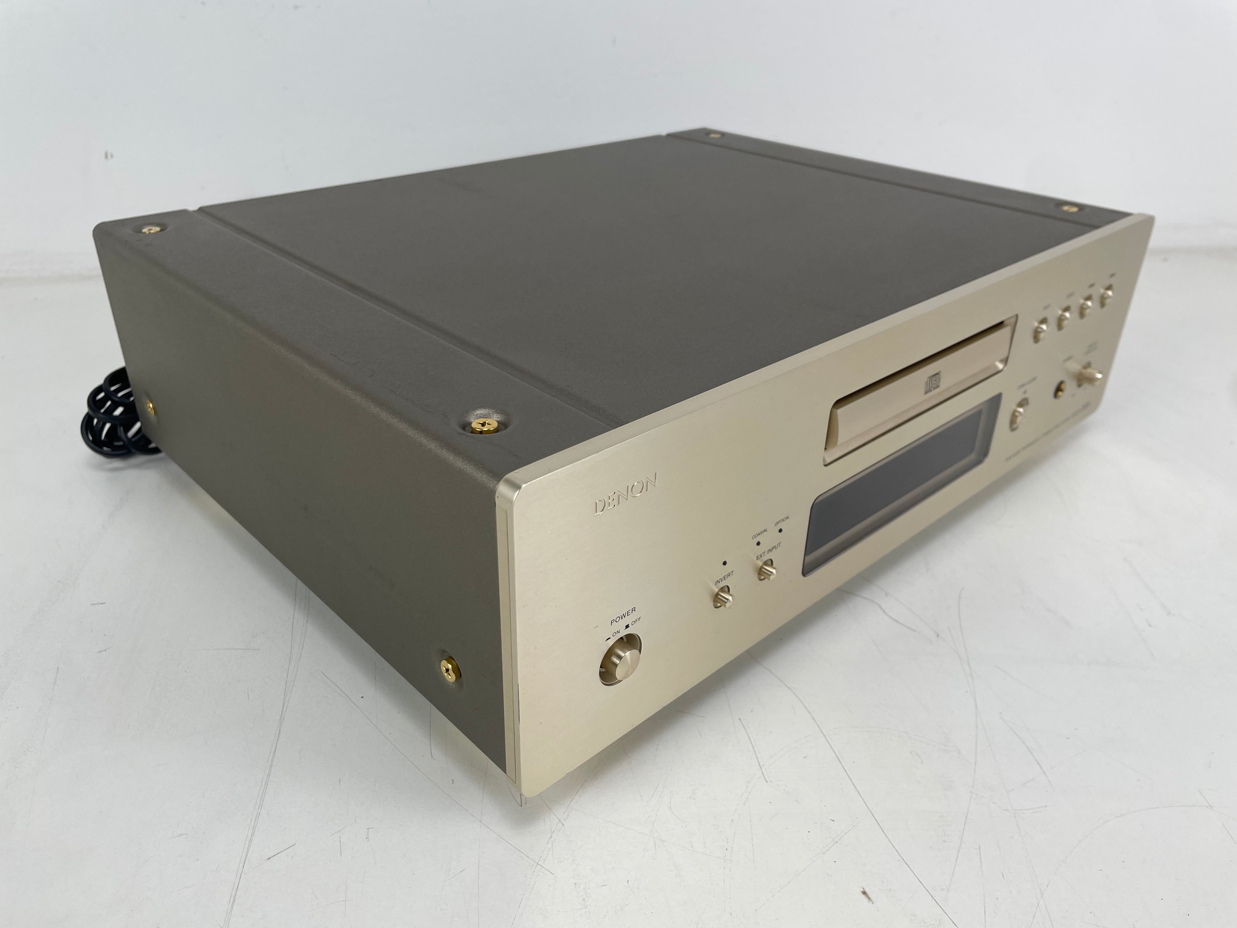Denon - DCD-S10 - Pro CD-Player - Inc. Original Box/Remote - XLR Out
