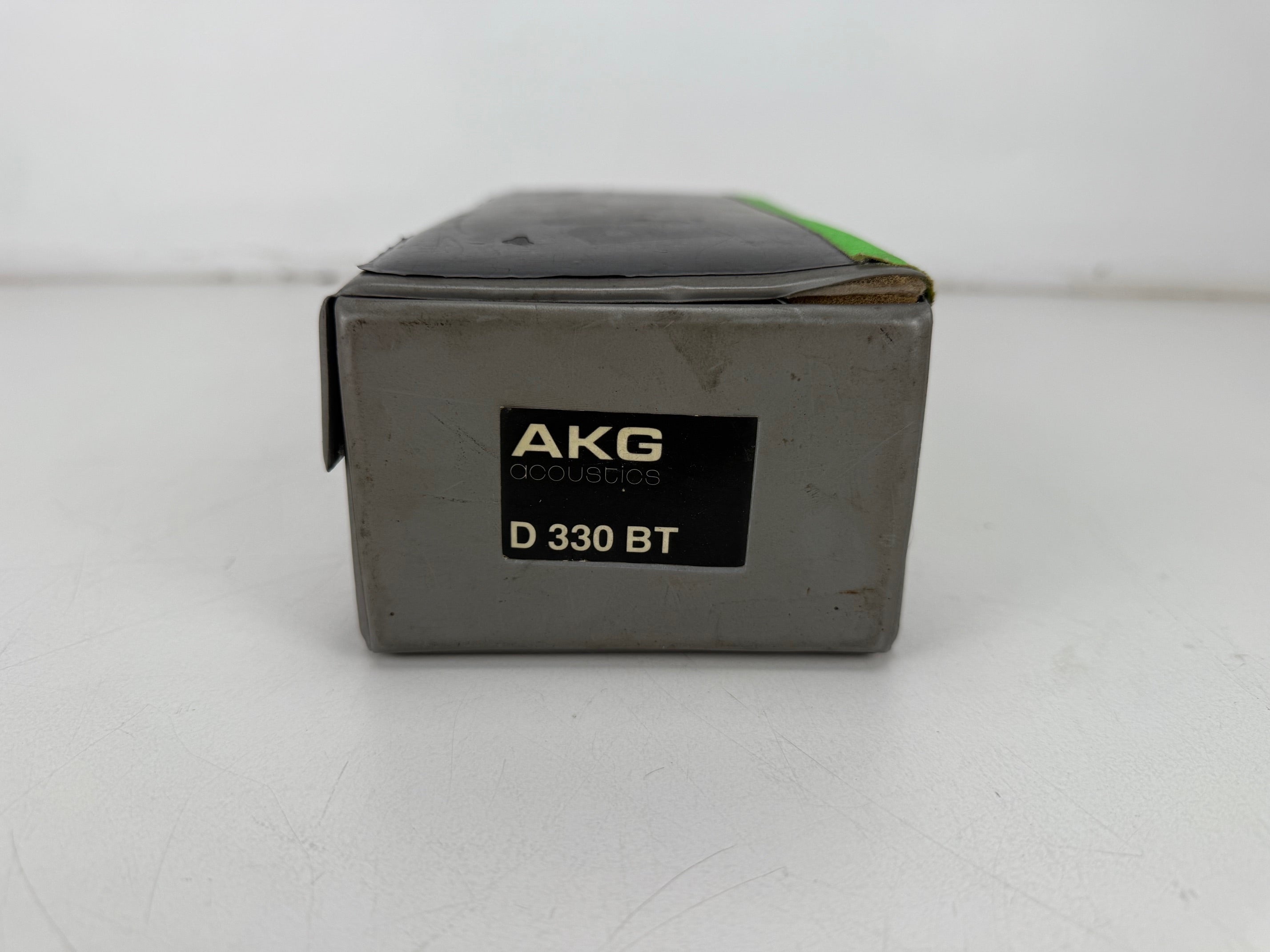 AKG D330BT Dynamic Hyper-cardioid Microphone With Case