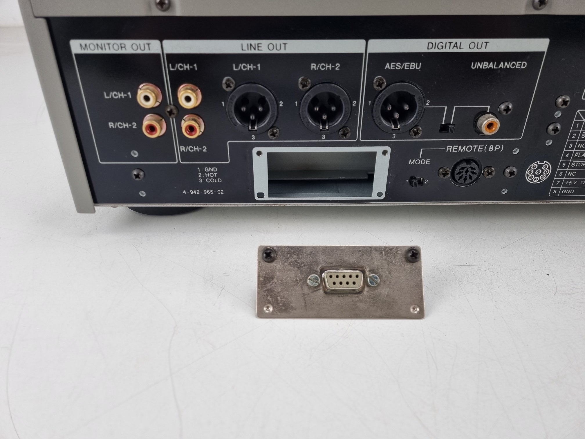 Sony CDP-2700 - Pro Compact Disc Player - XLR out - Very nice condition