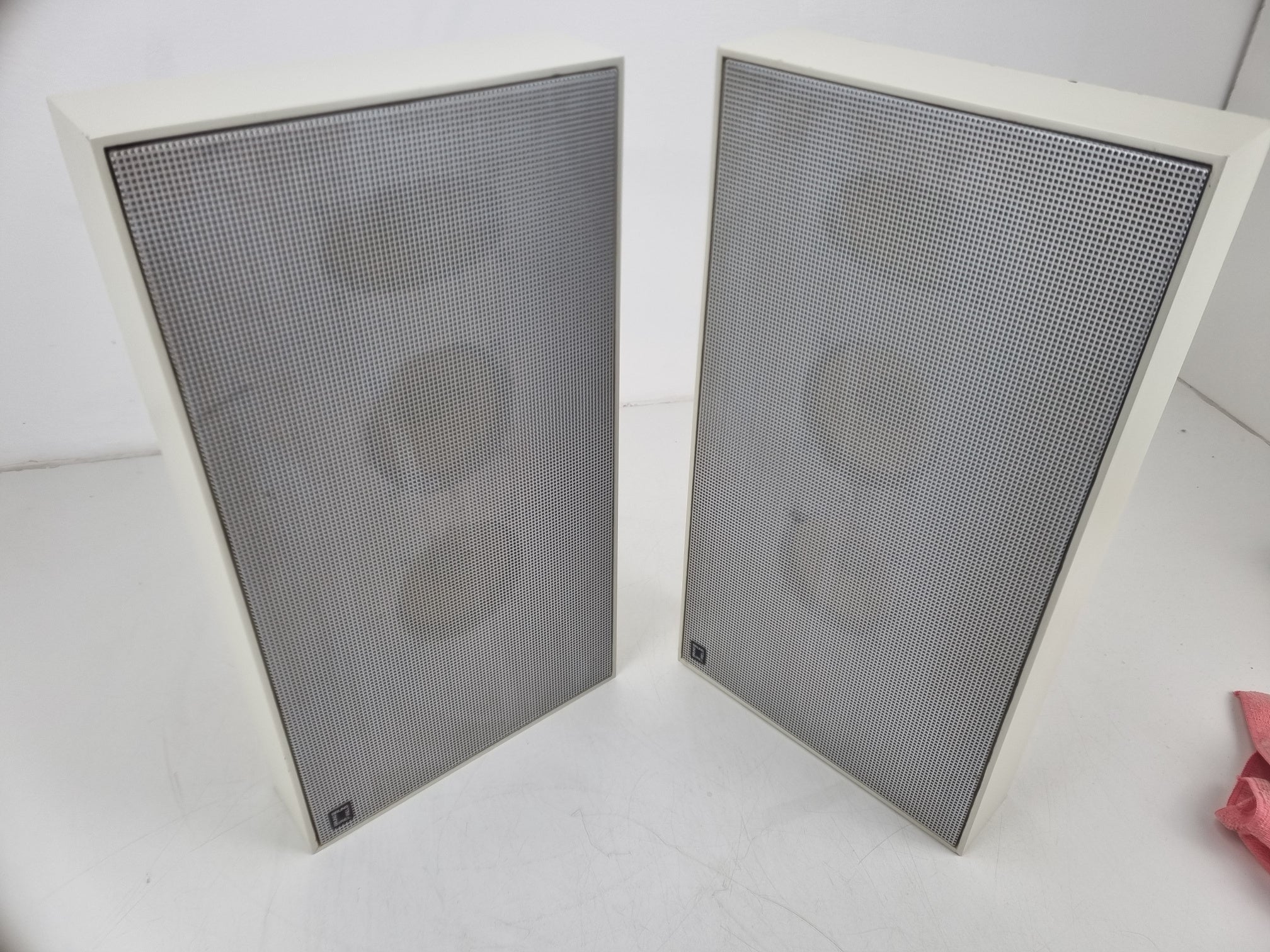 BRUNS IREL FB-1P - HI-FI-box - Heeft een tweepolige DIN-aansluiting