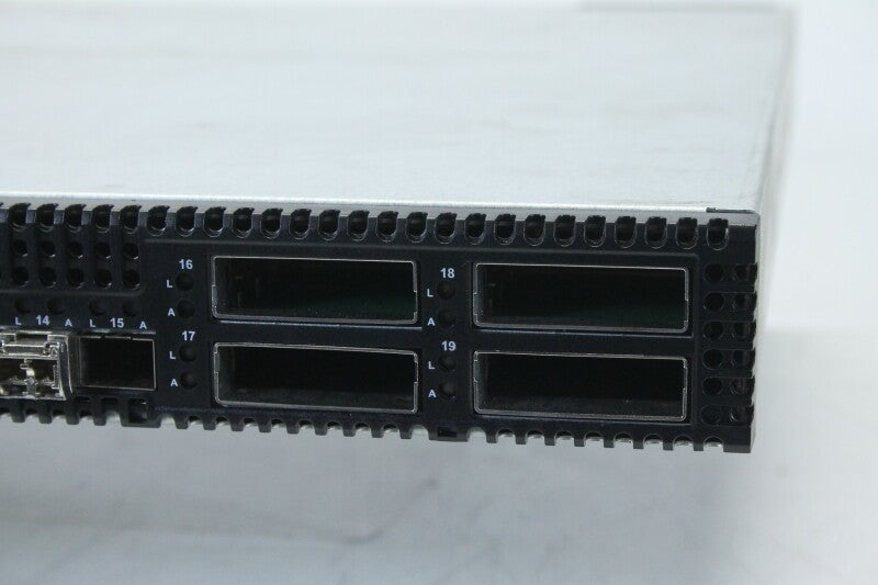 DVS GmbH SANbox 5600 - 16-Port, 4Gb Fiber Switch (No.1)