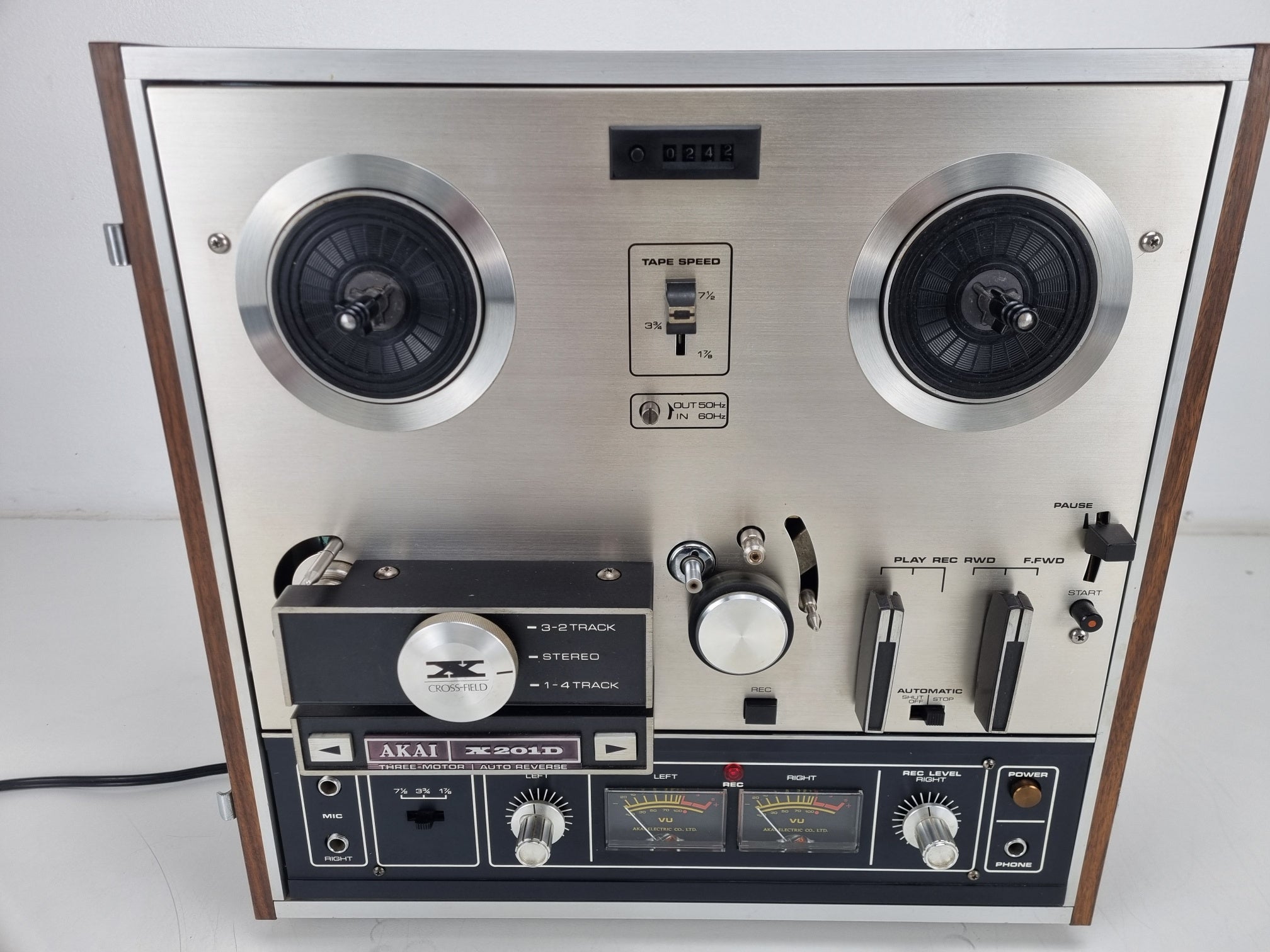 Akai X-201D - 1/4'' bandrecorder - 4 sporen 2 kanalen - Met deksel